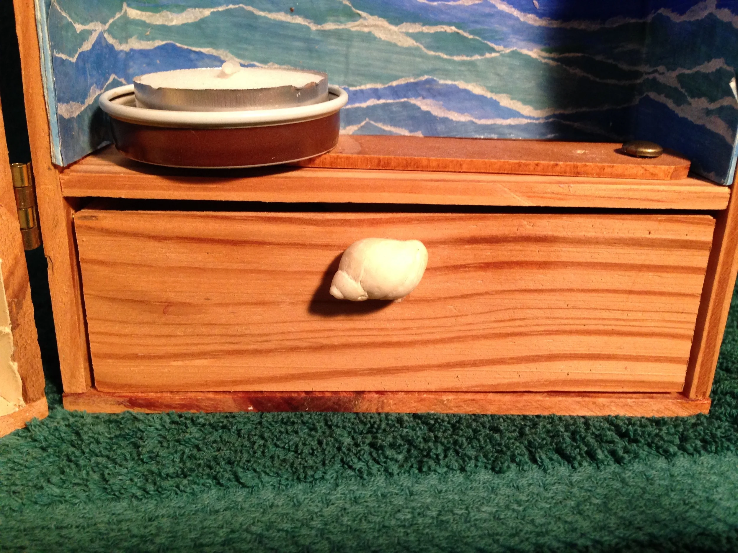 Close-up of drawer.jpg