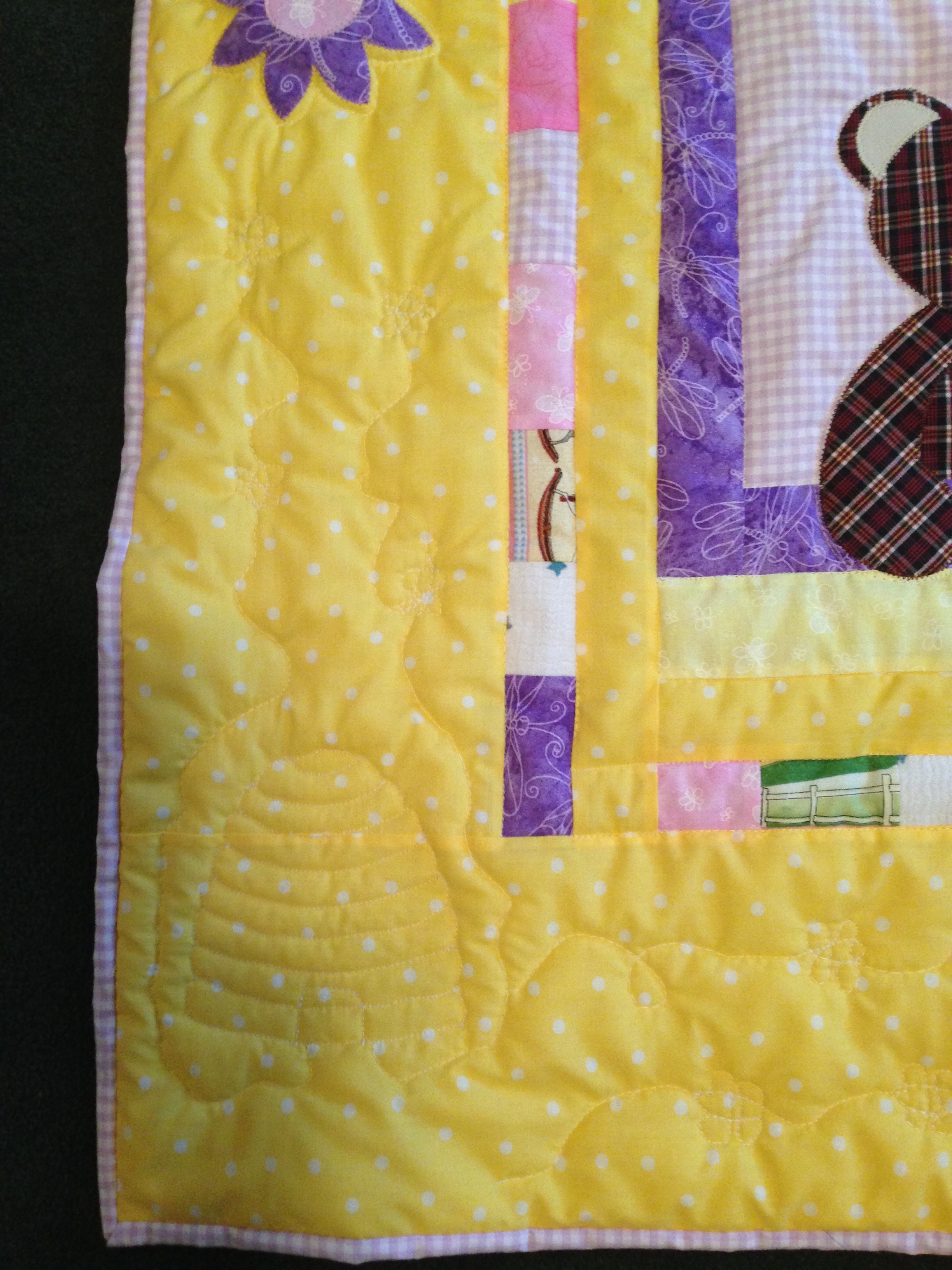 Bear Quilt -hive detail.jpg