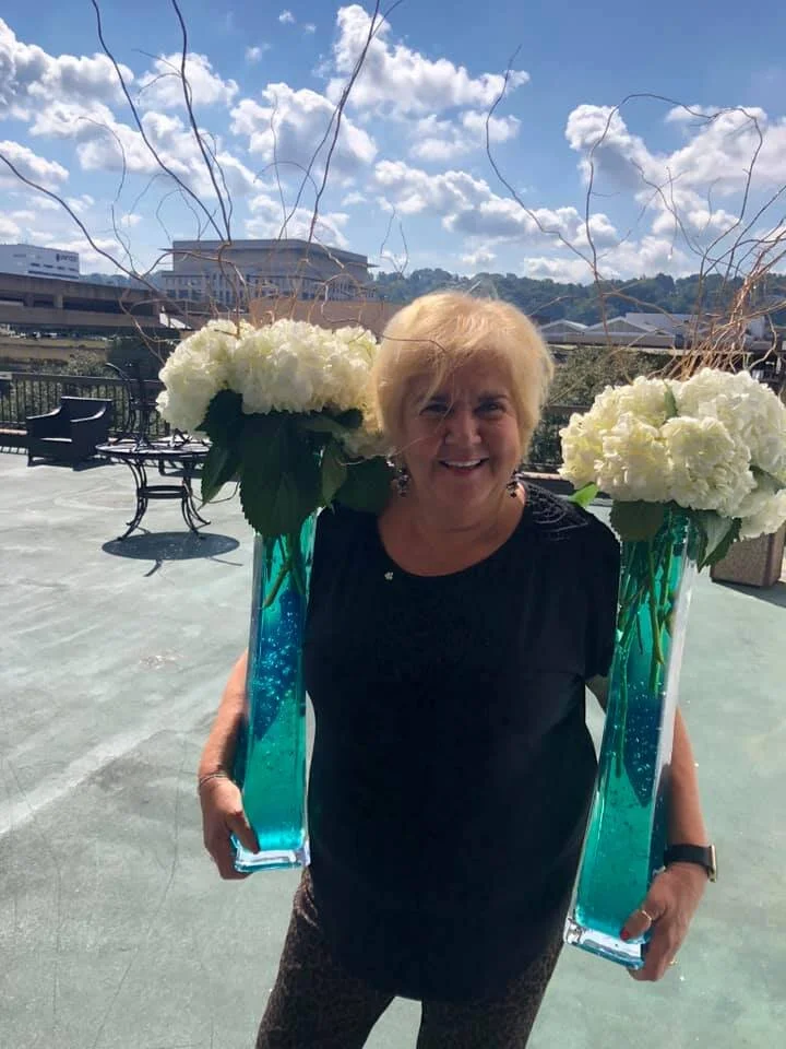 linda mom flowers.jpg