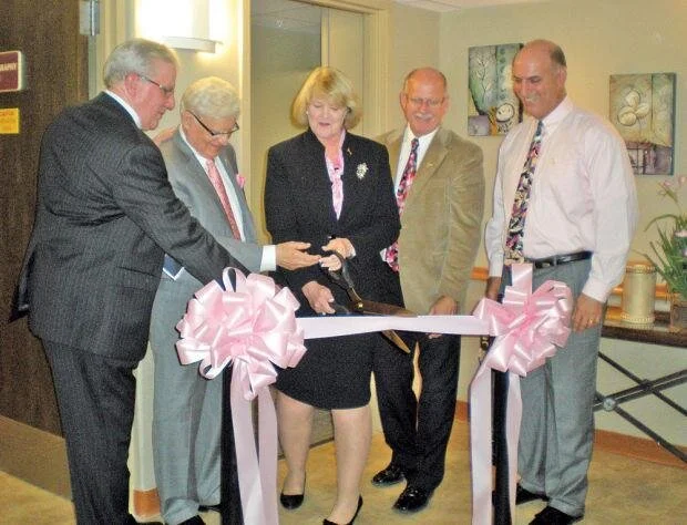 mammo ribbon cutting.jpg