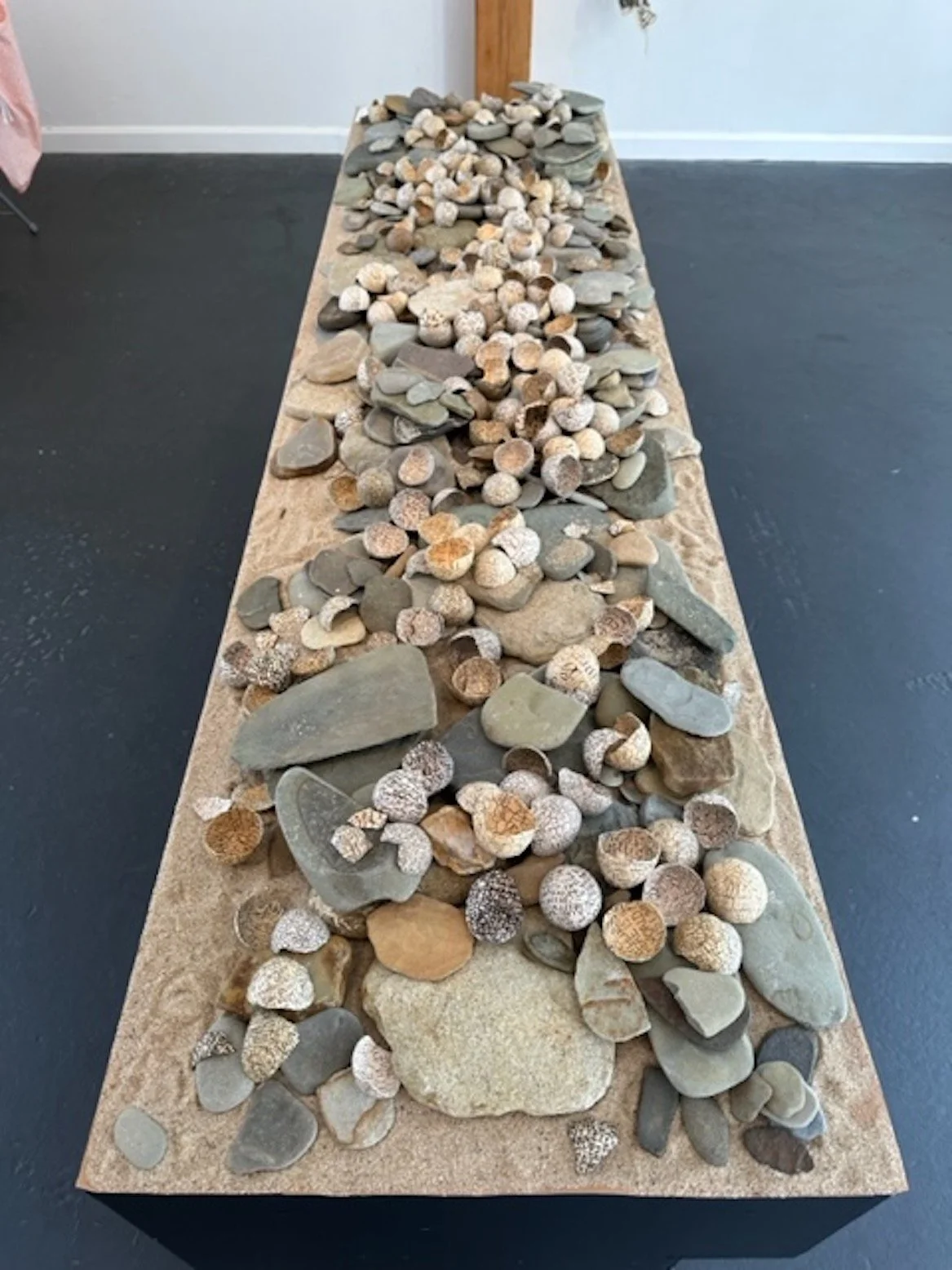 Newsprint eggshells installation