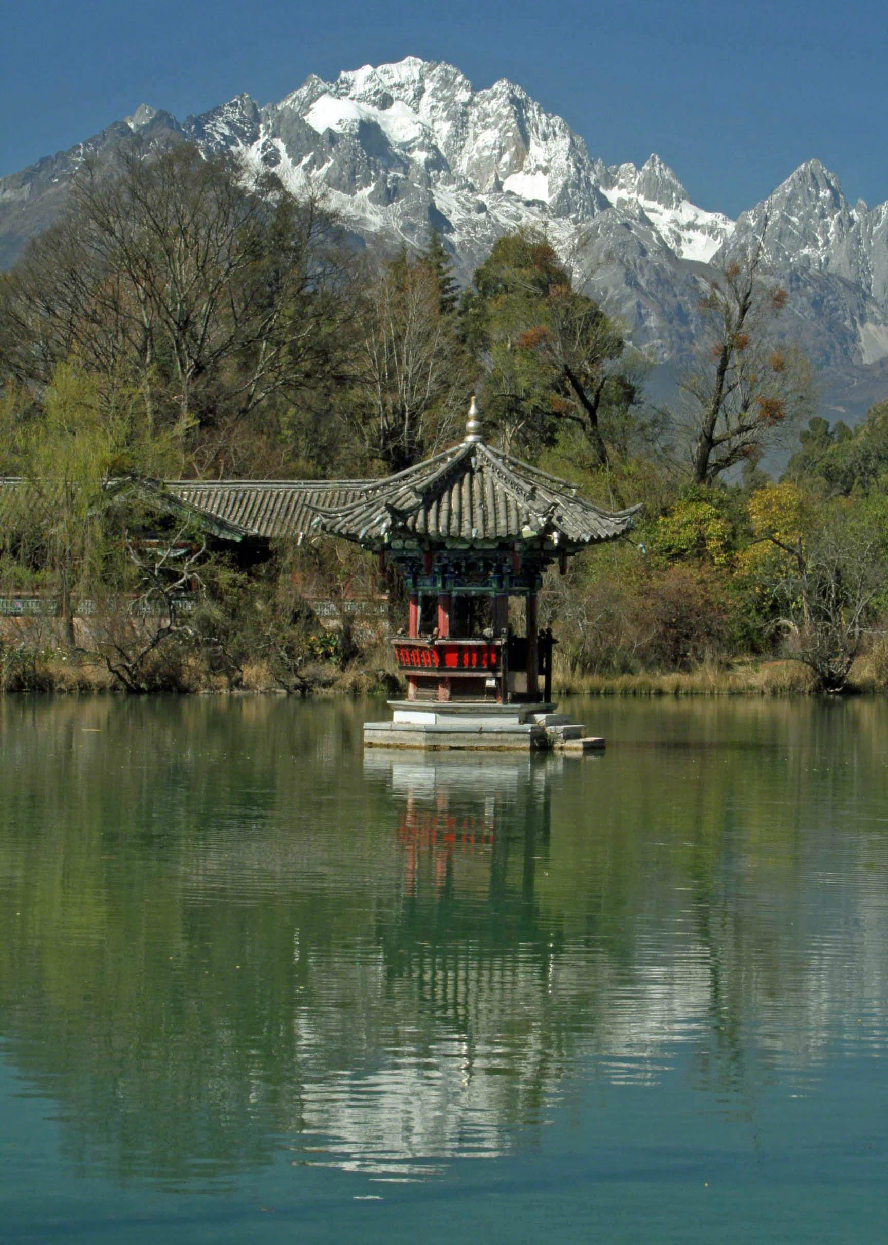 LiJiang , Lugu Lake , Jade Mountain Background 