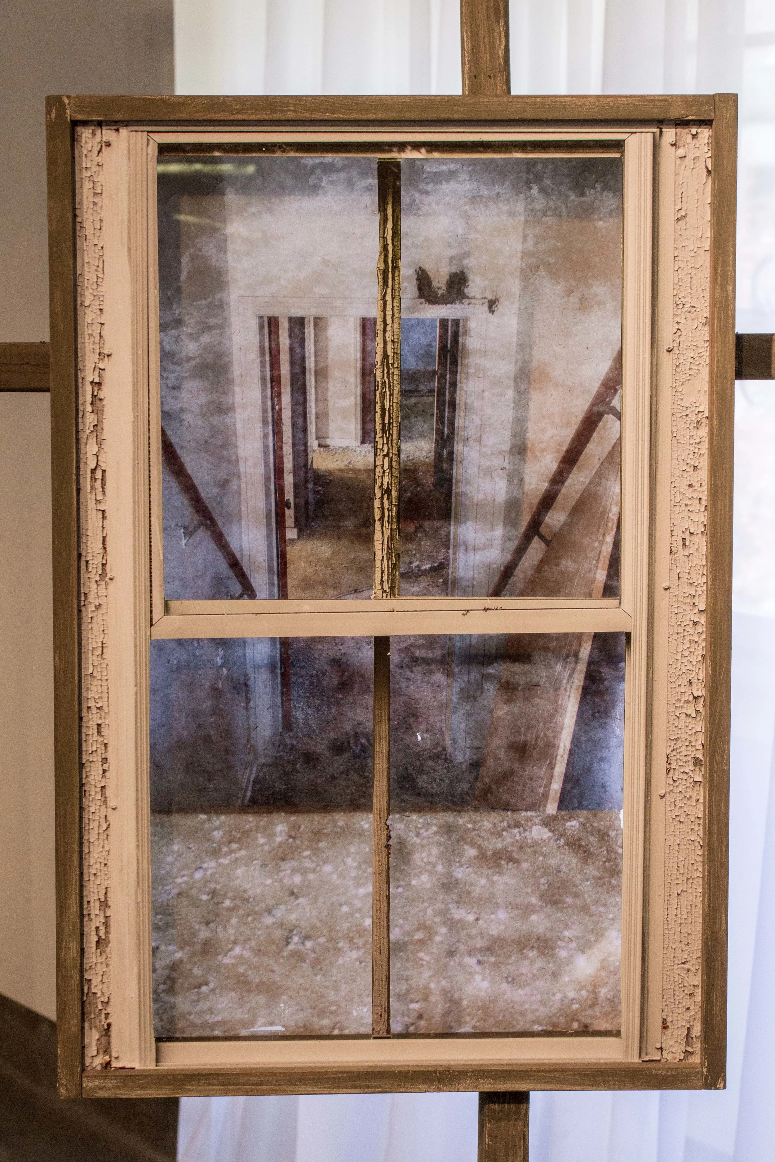 51147524_17_window_upon_downstairs.jpg