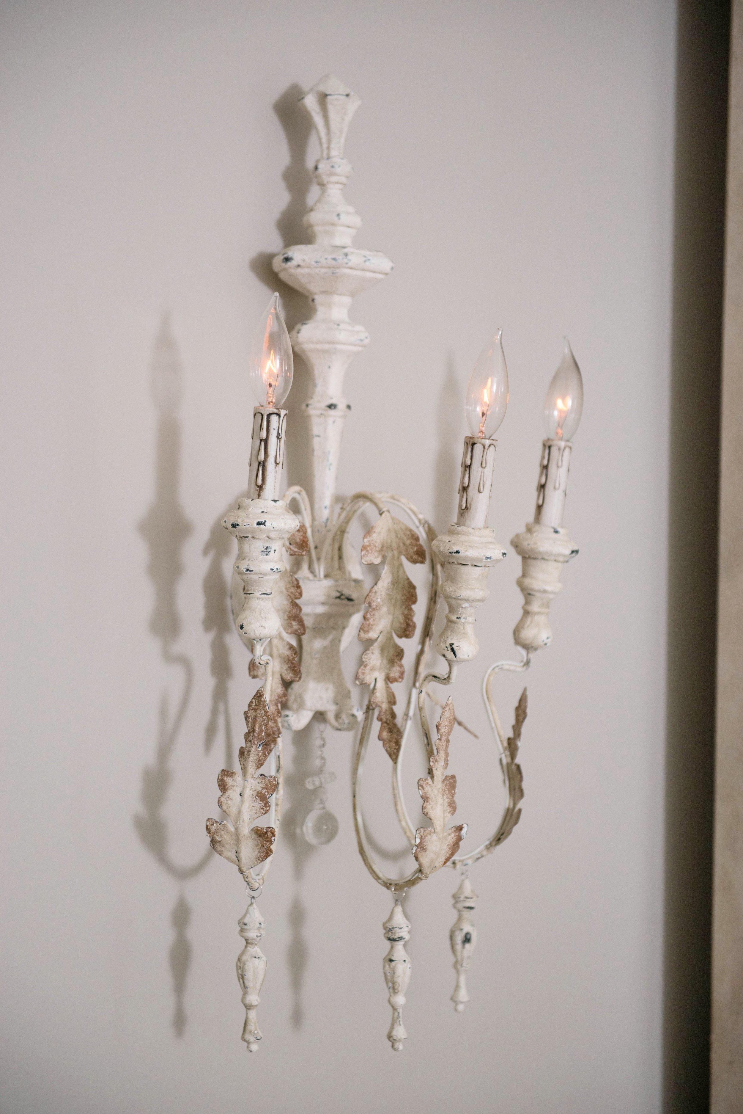 atlanta_luxury_interior_design_modern_antiquity_elizabeth_coombs_cream_nuetral_master_bedroom (21)_preview.jpeg