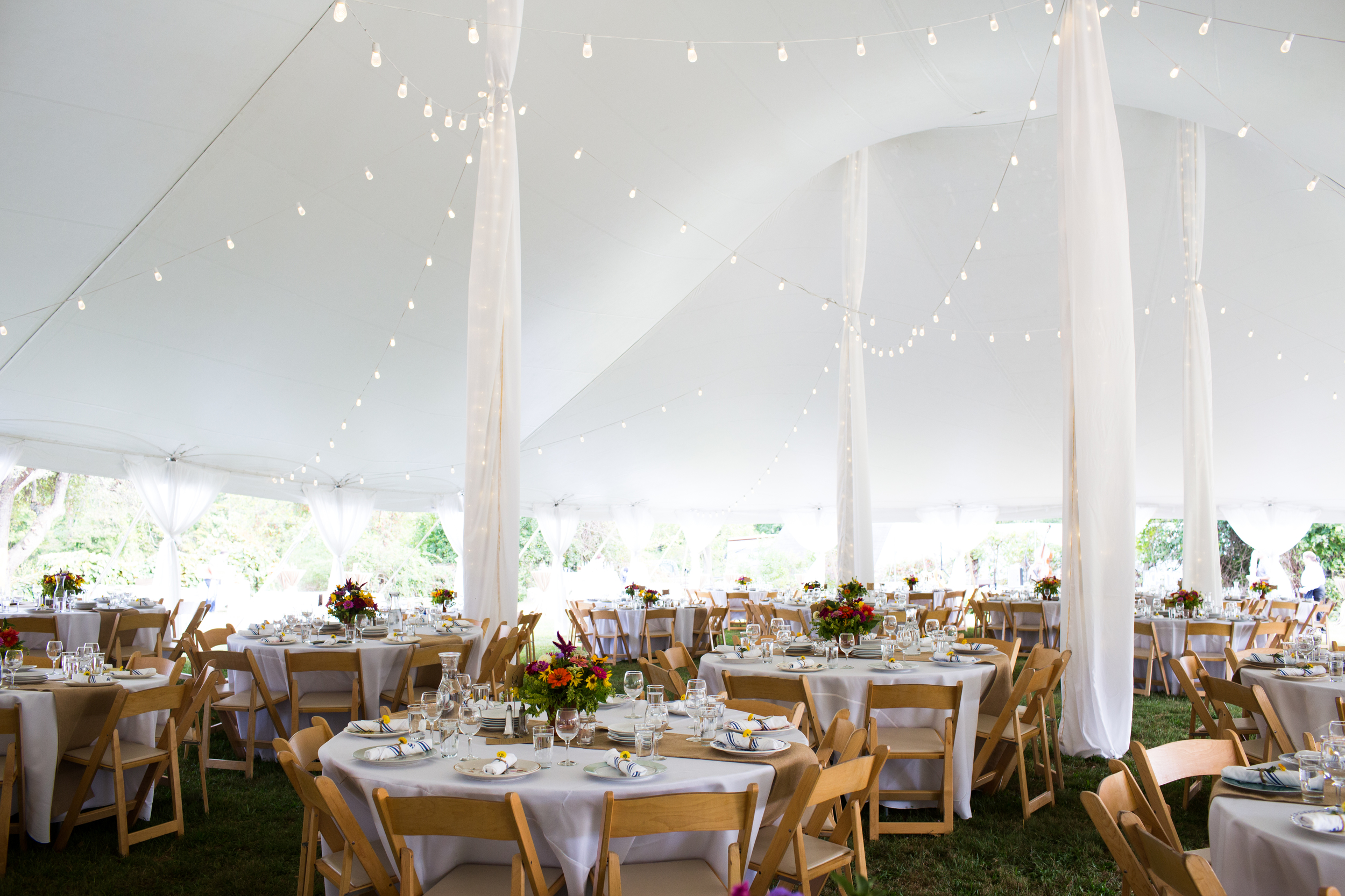  The Bowling Green can support tents and tables for any large-scale dining events, rain or shine. 