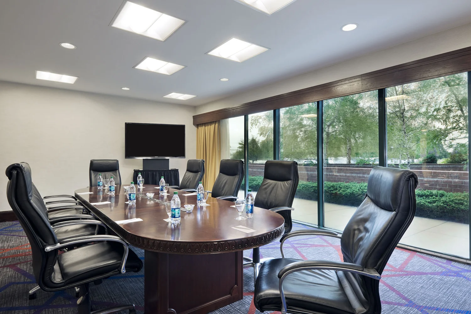 9-Public Areas_Executive Boardroom.jpg