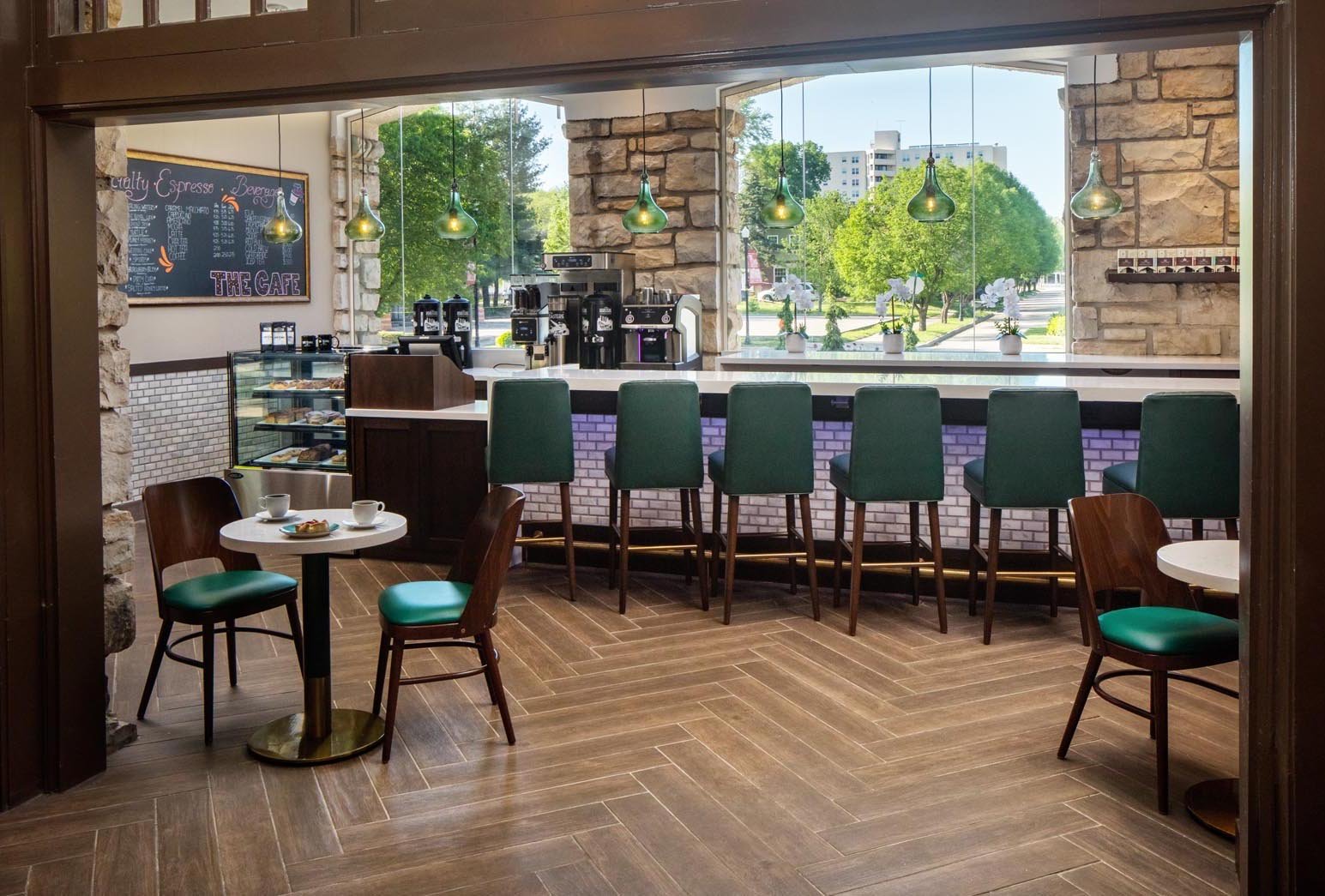 2B-WINE BAR_4G3A3270-1.jpg