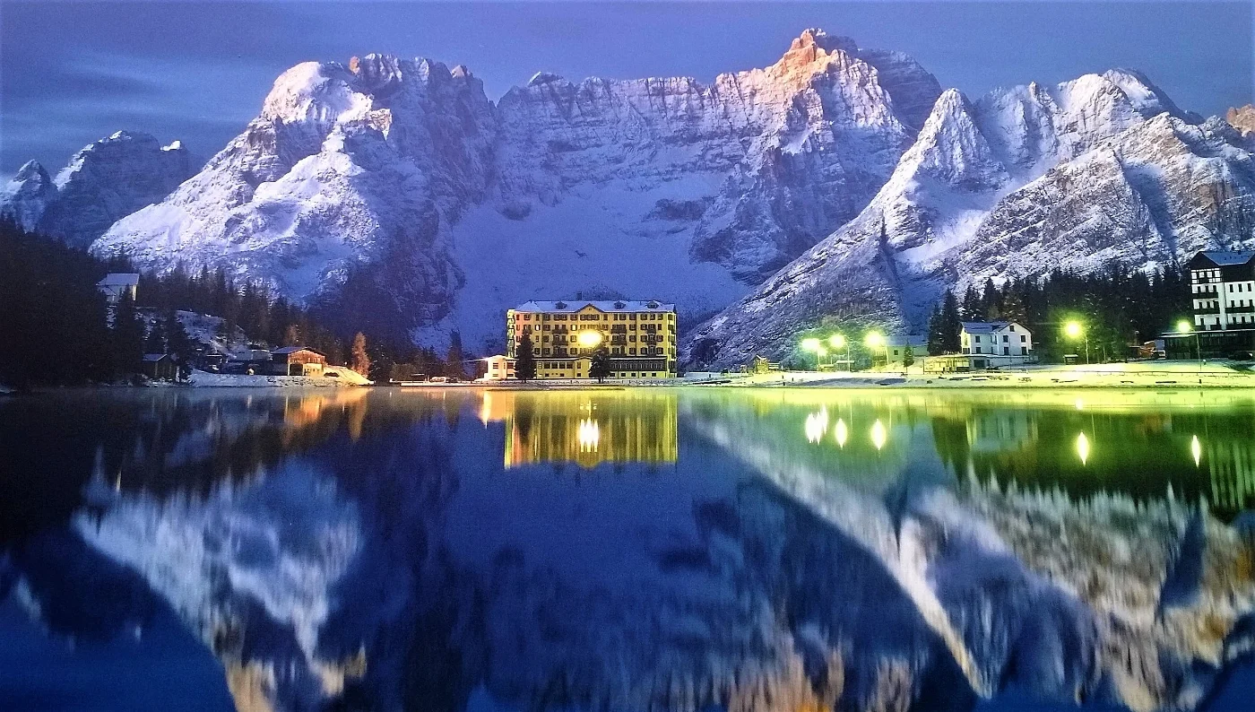 Lake Misurina at the foot of the Dolomites (Italy) - Photo by M. Raduc
