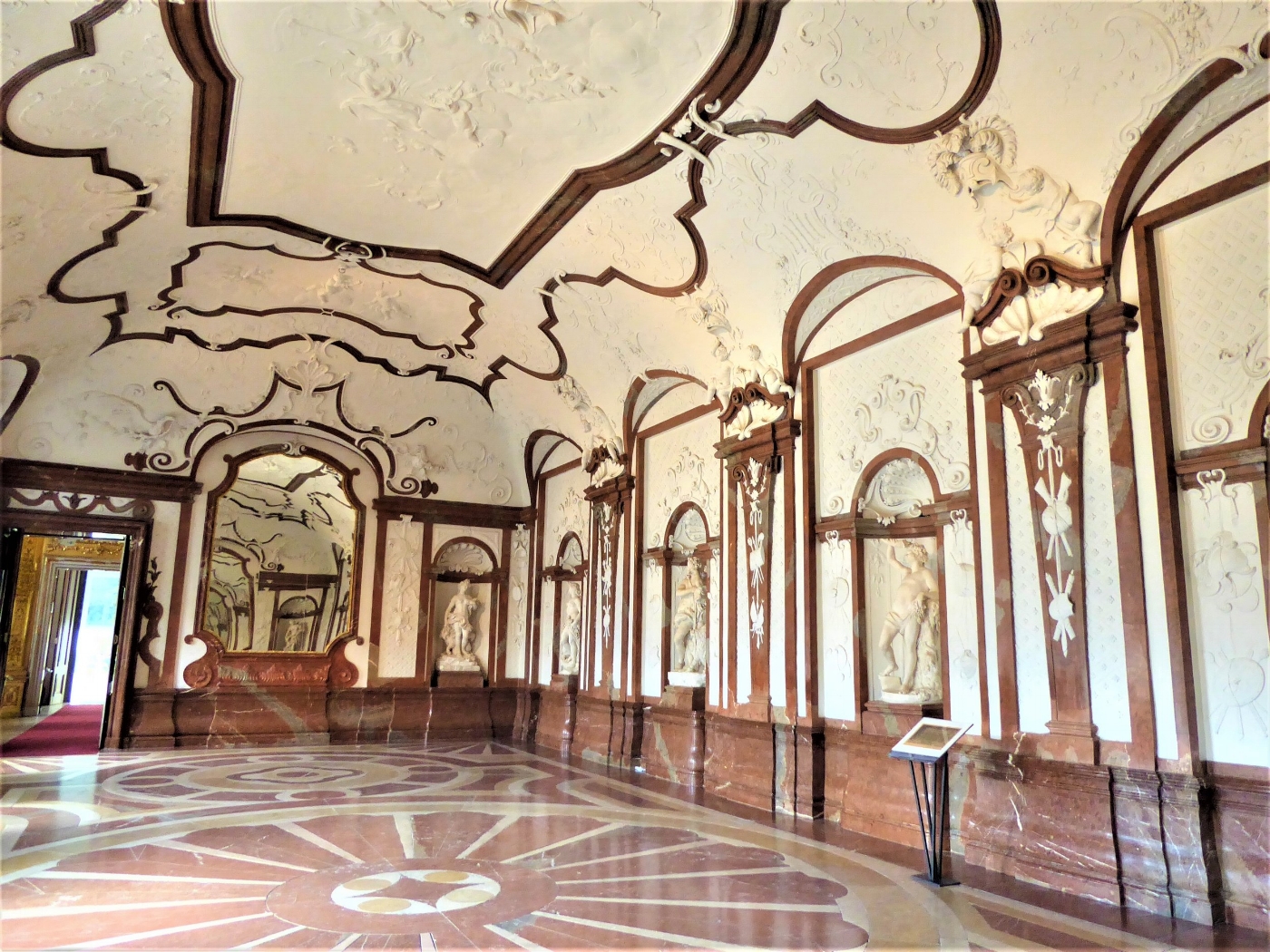 Marble room in the Orangery - Belvedere