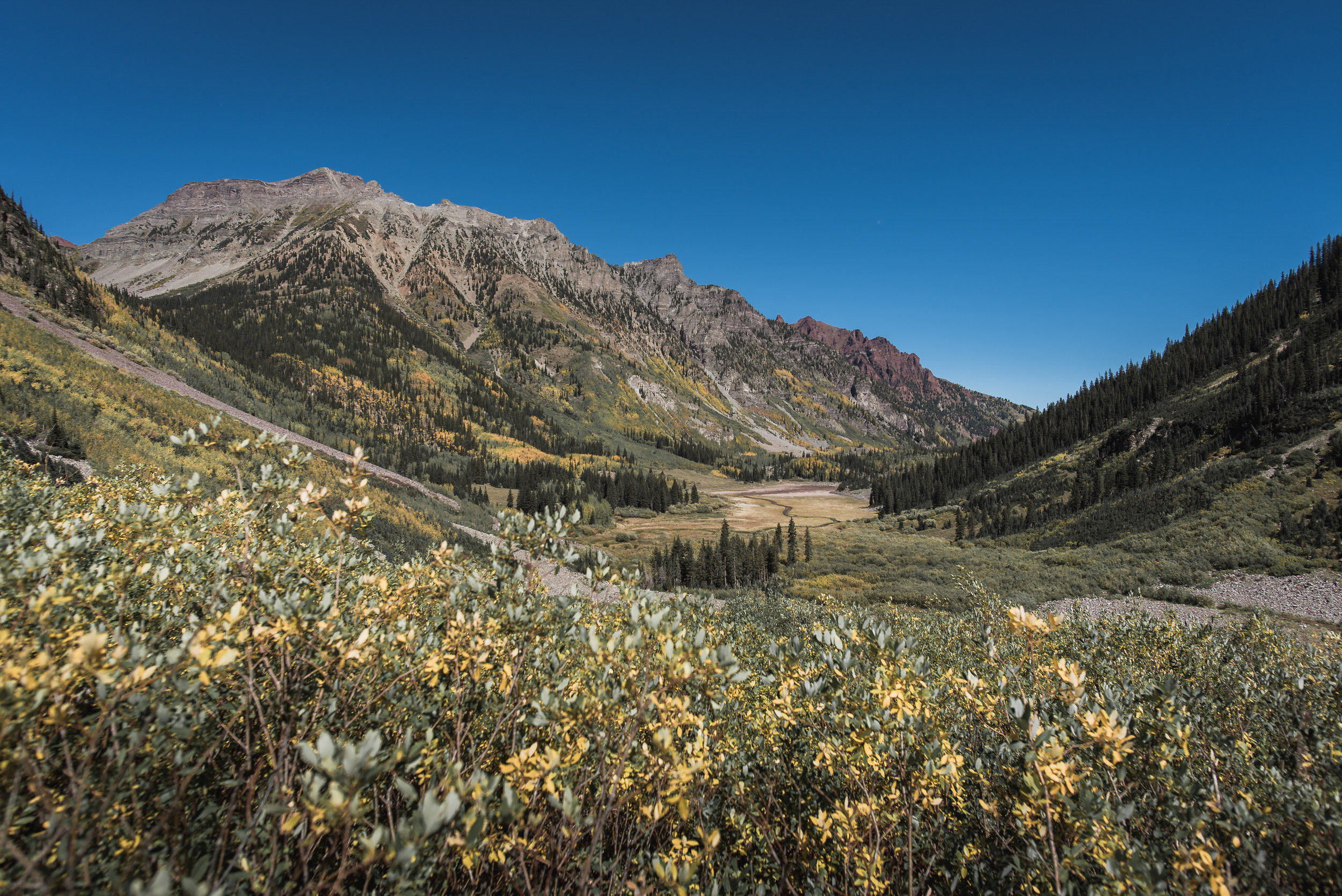 four pass loop fall colors backpacking aspen boulder photographers