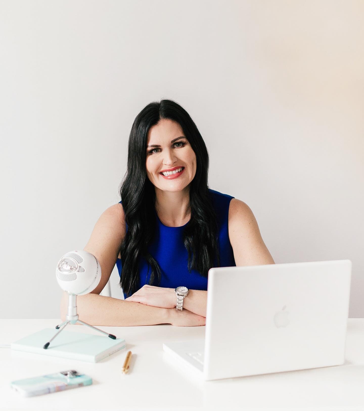 I was so excited to capture Nicole again, more photos coming soon ✨⁣
⁣
⁣
⁣
with Nicole⁣
📸 @pure.studios⁣⁣
⁣💄 @glam_by_deepti⁣
⁣⁣
⁣⁣
⁣⁣
#PureWomenTribe #RealtorHeadshots #TorontoHeadshots #LifestylePhotography #TorontoPhotographer #PhotographerToron