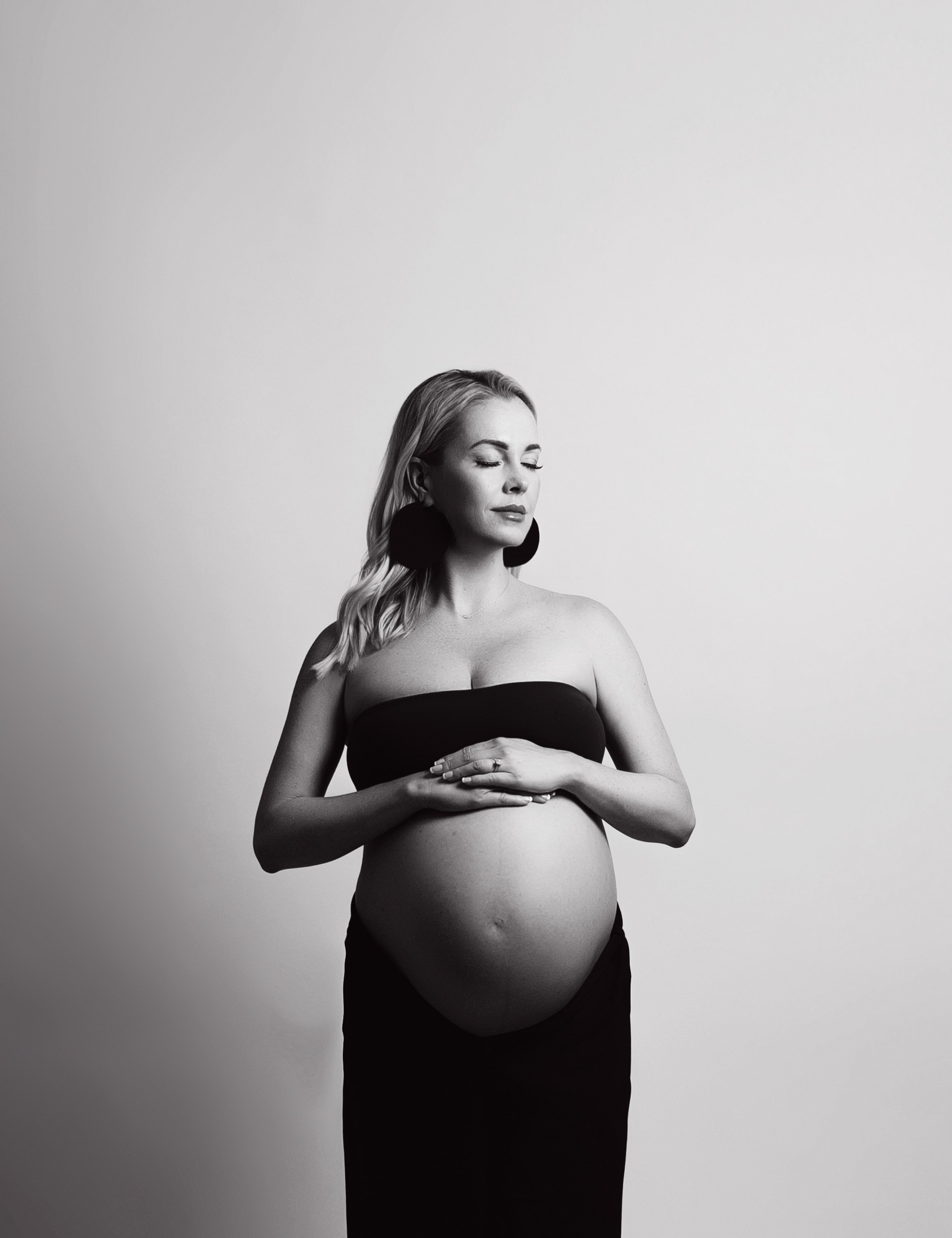 PureStudiosAgnesKieszAmandaWMaternity-18CUBW.jpg