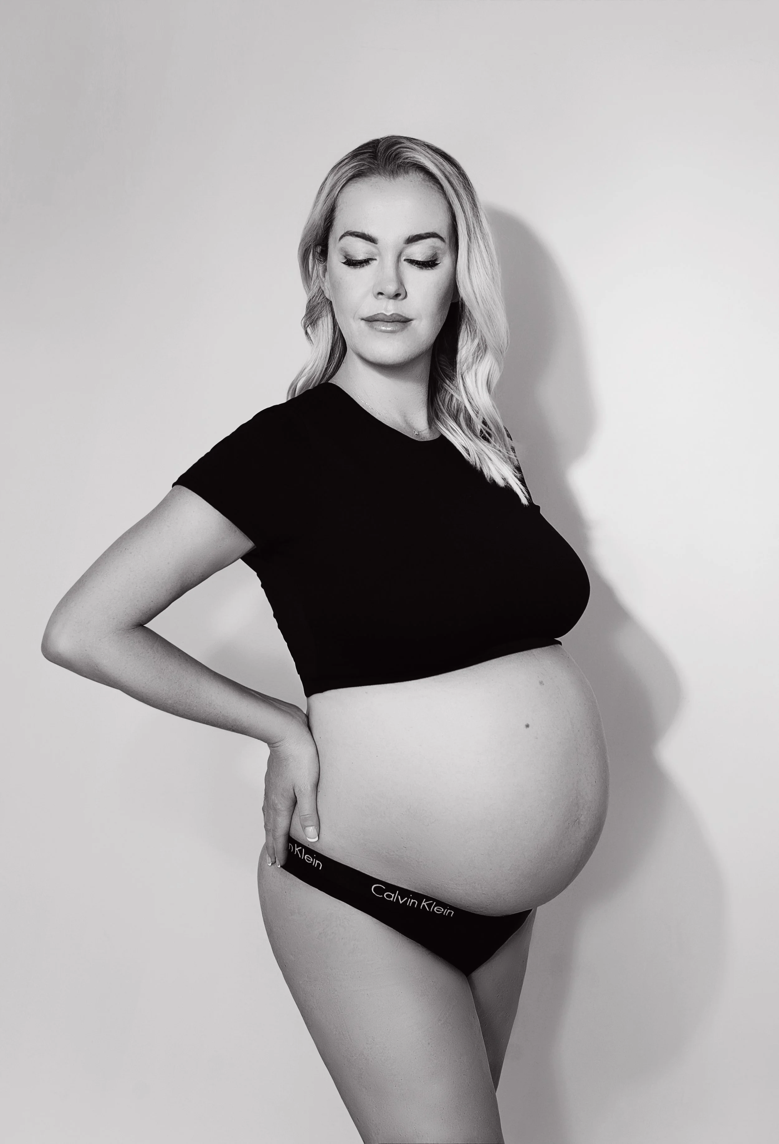 PureStudiosAgnesKieszAmandaWMaternity-8BW.jpg