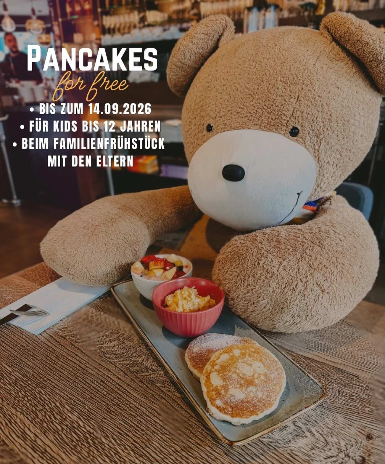 Lasst euch die Schulferien vers&uuml;&szlig;en! 🥞

Genie&szlig;t ein gemeinsames Fr&uuml;hst&uuml;ck mit der ganzen Familie &ndash; und f&uuml;r euer Kind (bis 12 Jahre) gibt es unsere Fluffy Pancakes and Friends gratis dazu! 😋

Kommt vorbei, schal
