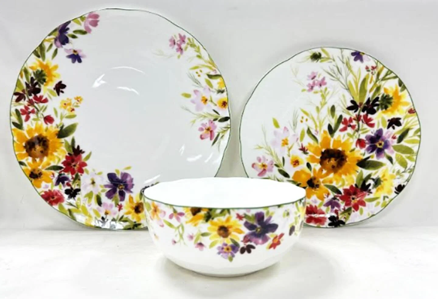 Wildflowers!
.
.
.
.
.
.
#watercolor #watercolour #summer #floralwatercolor #cottagedecor #cottagehome #cottagekitchen #cottagelife #floralceramics #wildflowers #sunflowers #licensedtocreate #licensingartist #textileart #textiledesign #textileartist 