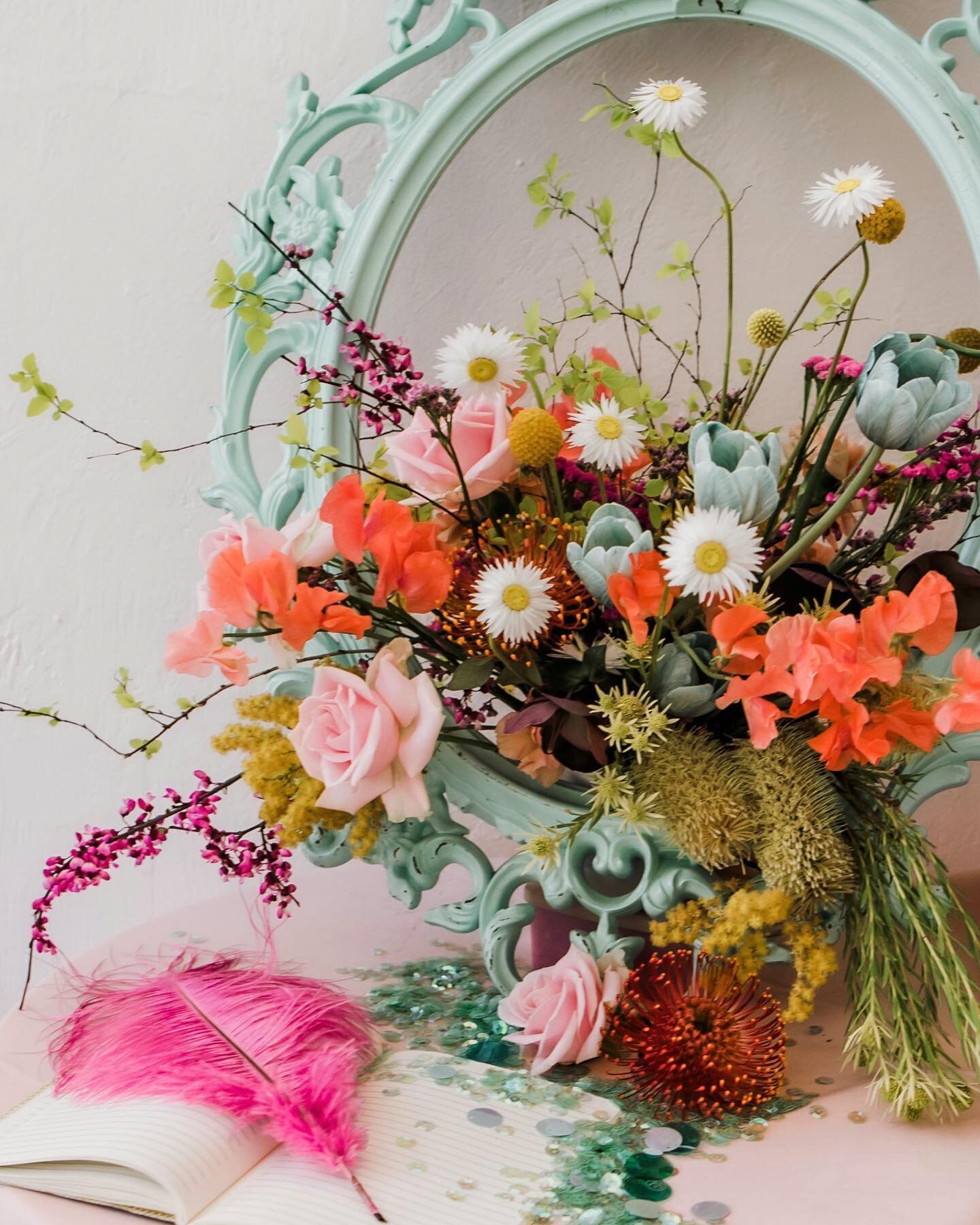 C&rsquo;mon get happy! 🌸🪄☘️🦋Add a little color (or ALOT) to your big day. 😉

Concept/Planning/Design @goodstockca
Concept/Photography @velvetinkphotography / @ames.img + @alexlubz
Desserts @houseoficecream_
Floral @jackiesflowers_
Hair @jenakingh