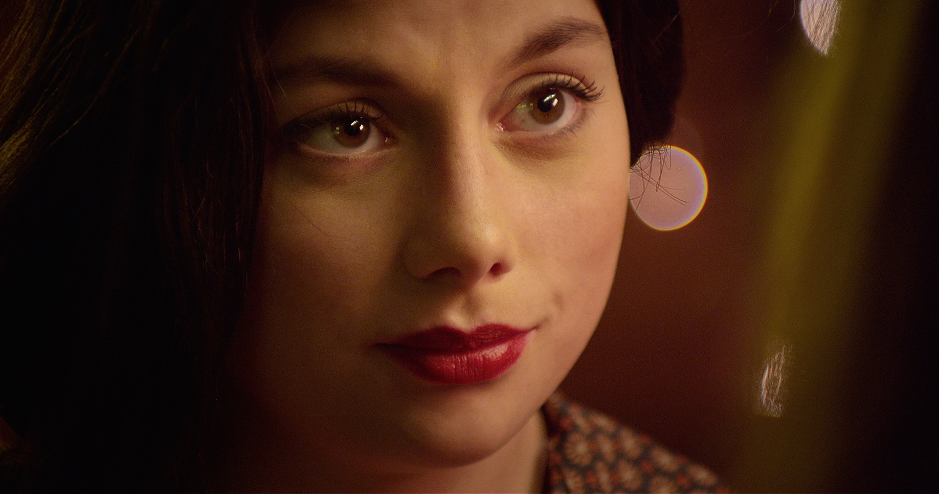 Janey (Cassidy Mack) asks Stephanie, "Do you think if it's meant to be, it's meant to be?" Stephanie says, "I do."