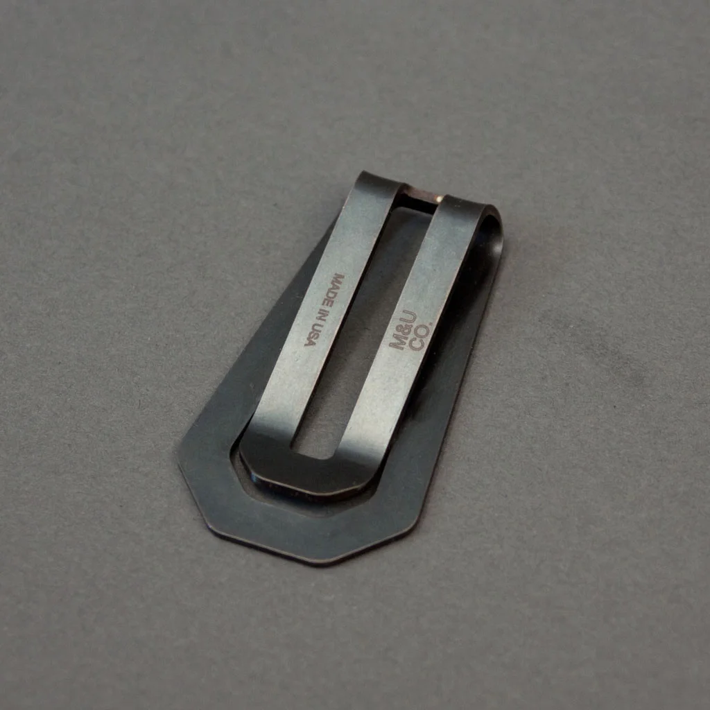 moneyclip_black_angle_web_1024x1024_c64eec20-7053-420d-aee6-9d5281c581aa.jpg