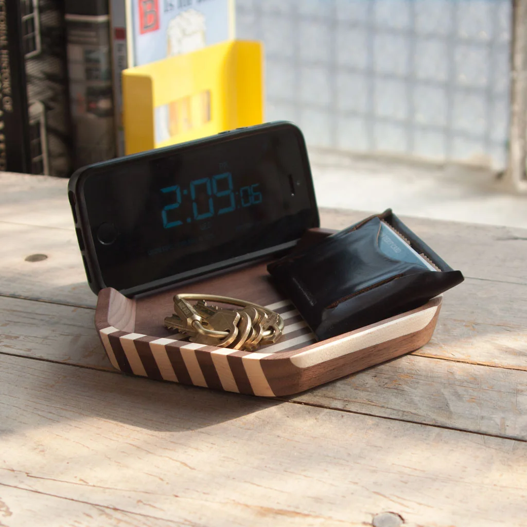 SMALLHEX_WALNUT_PHONE_1024x1024.jpg