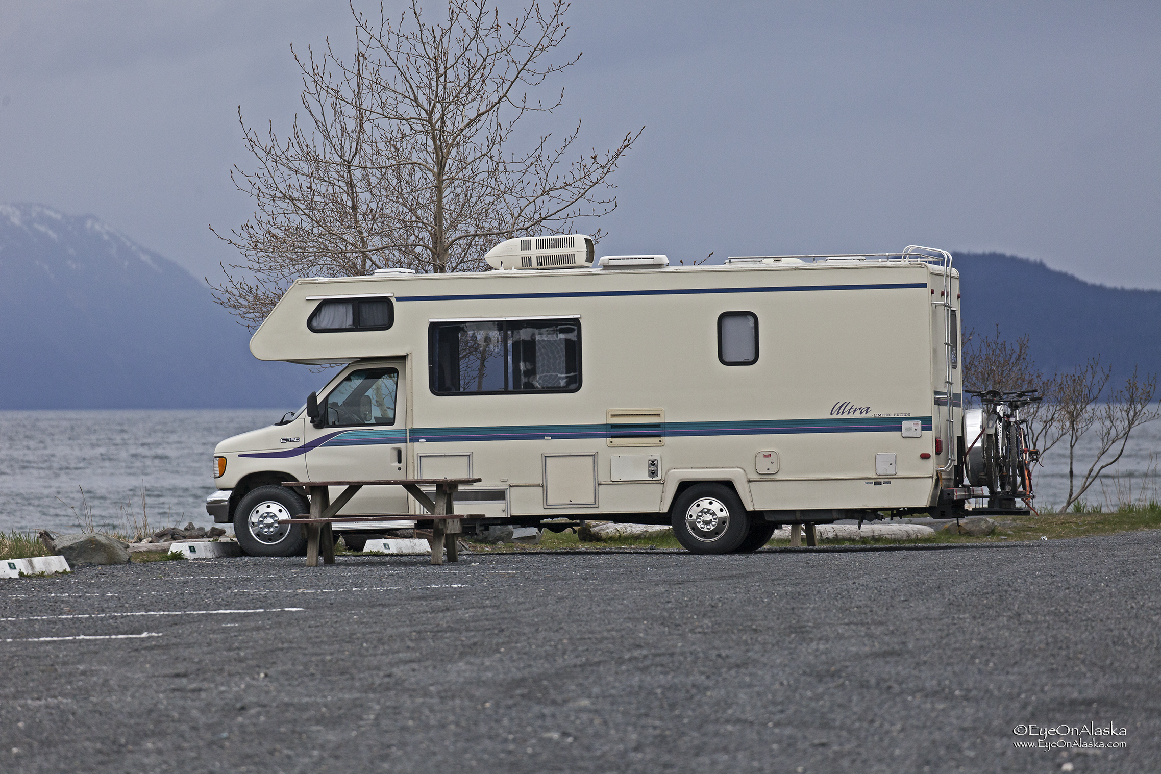We love Seward in the off-season before it's overrun by tourists. We had the place almost to ourselves--right up until the guy in the huge motorhome just had to park right next to us when they pulled in late on Friday night. Some people...