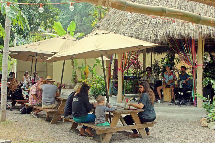 LIVE MUSIC EVERY SATURDAY MORNING