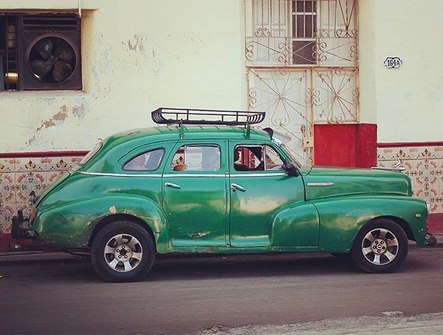 You've got to love Havana's classic cars #cuba #classiccars #vintage #vintagecar #photography #almendron #cuba🇨🇺 #havana #habana
