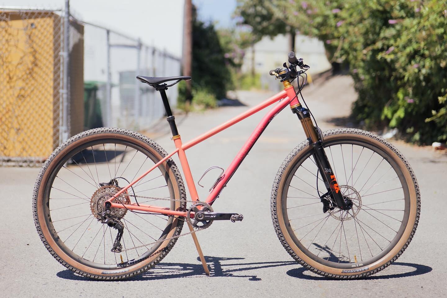 Matt took delivery of his fresh 29er last week and he&rsquo;s been riding every day since. Check out @reglihttam for a beautiful photo spread of his weekend on Vashon for a little overnight birthday bash.

74&deg;/67&deg;
435 stays

This is hardtail 