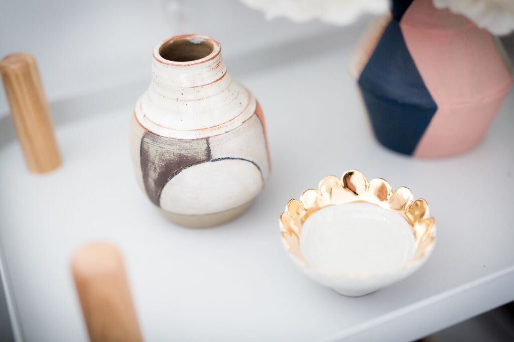 Vessels top left and top right by Amy Lee Worthy and small dish at front by Bridget Bodenham . Photographed in my home by Ryan Wheatley .