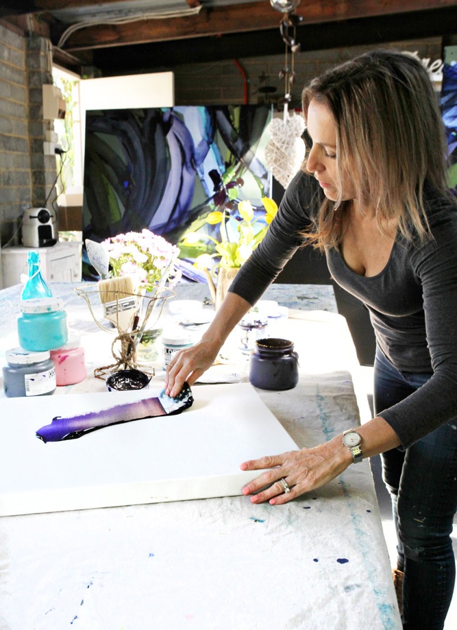 Kerry in her studio photographed by Tania Savage for Engaging Women - read their interview on Kerry here .