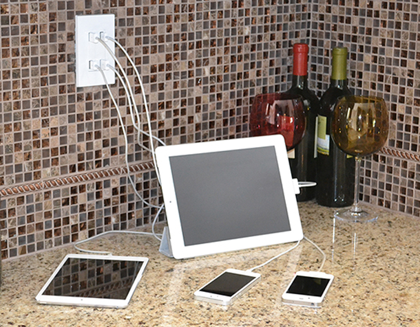 USB Outlet.png