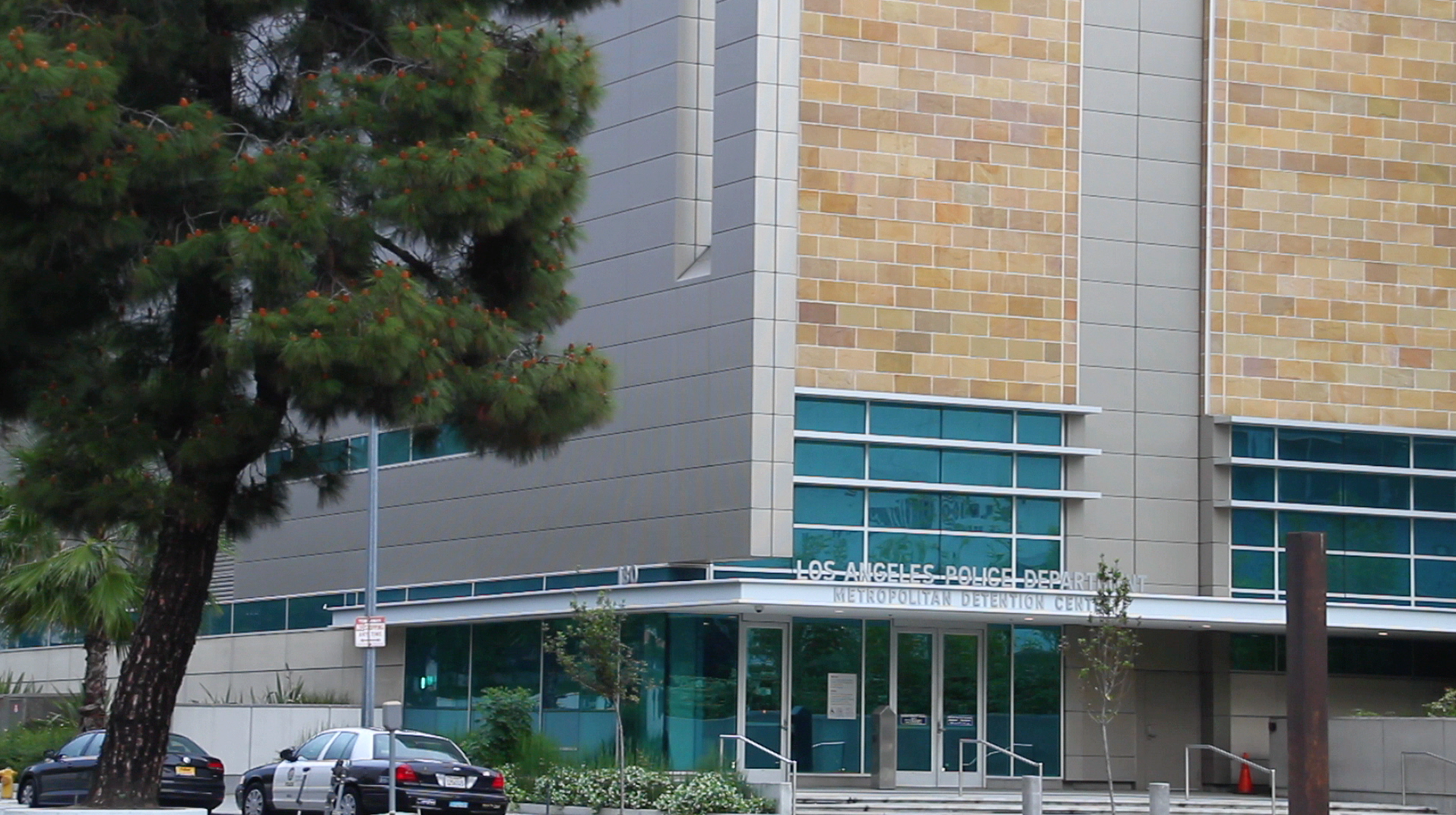 Los Angeles Police Department Metropolitan Detention Center Establishing