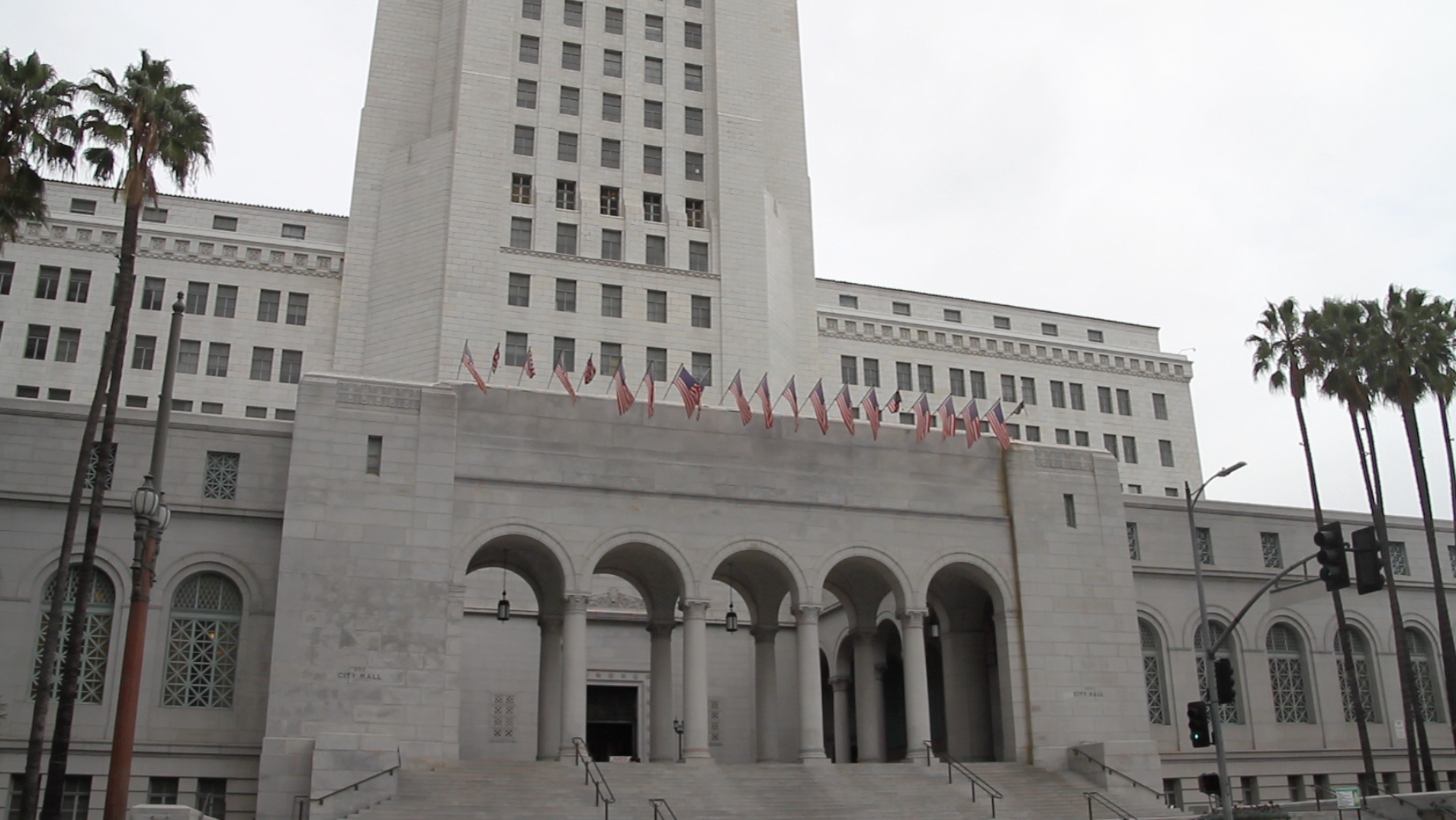 Los Angeles City Hall Establishing Low