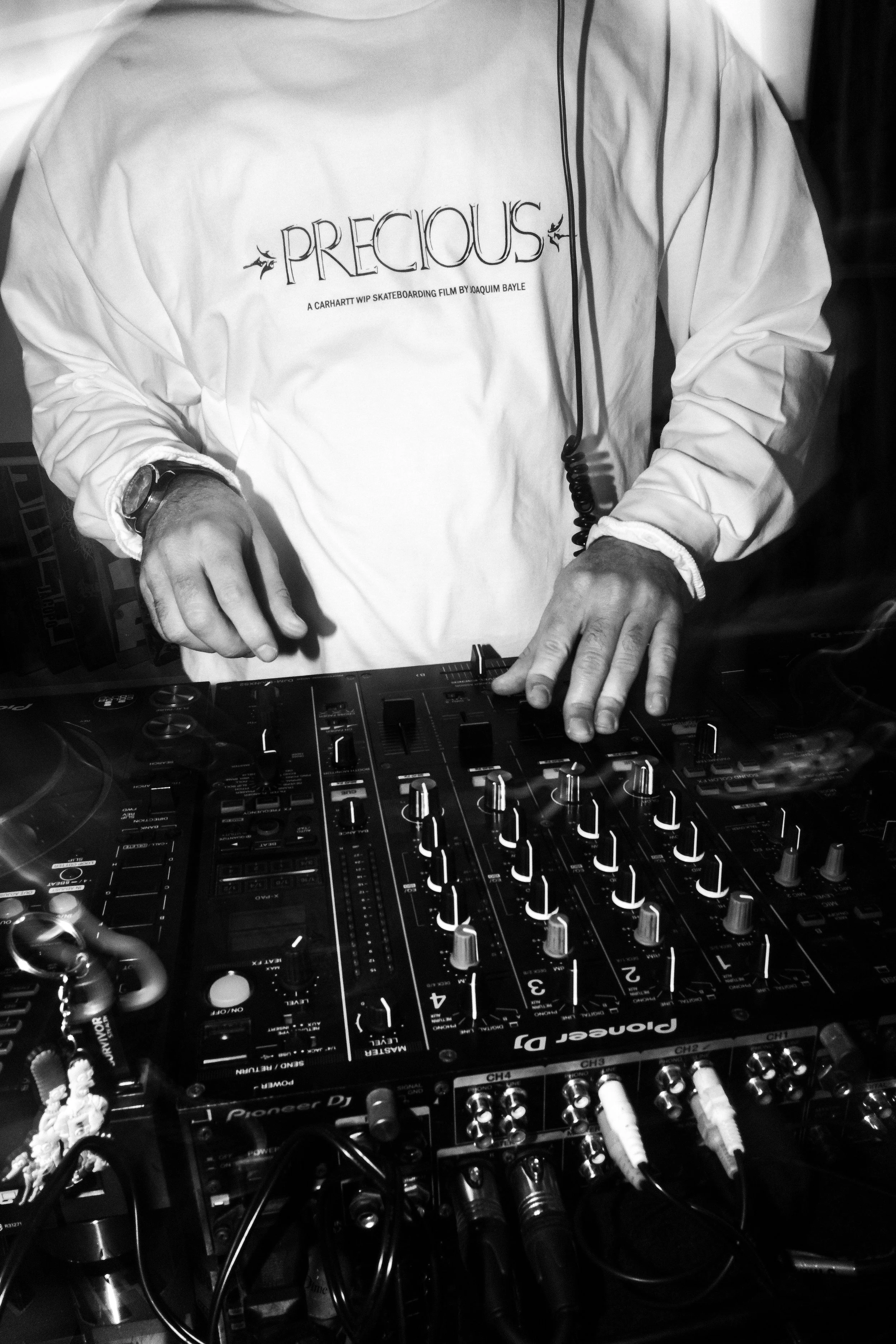 8.precious tee dj con texture.jpg