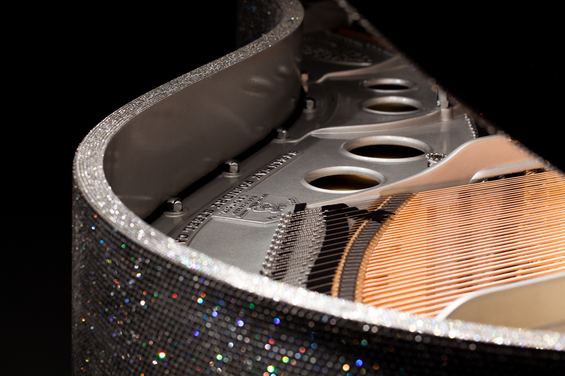 goldfinch crystal piano body