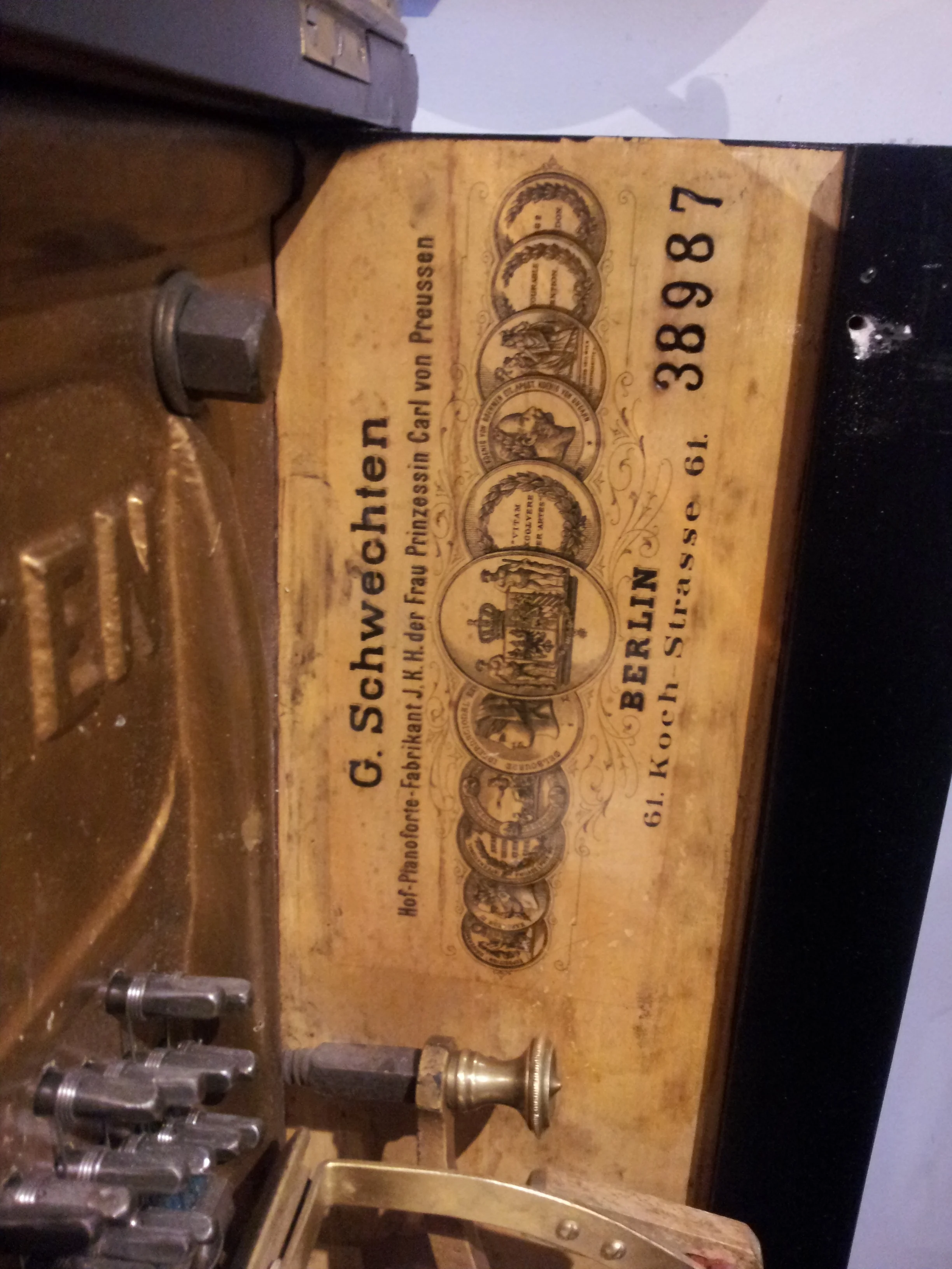 G Schwechten Detail.jpg