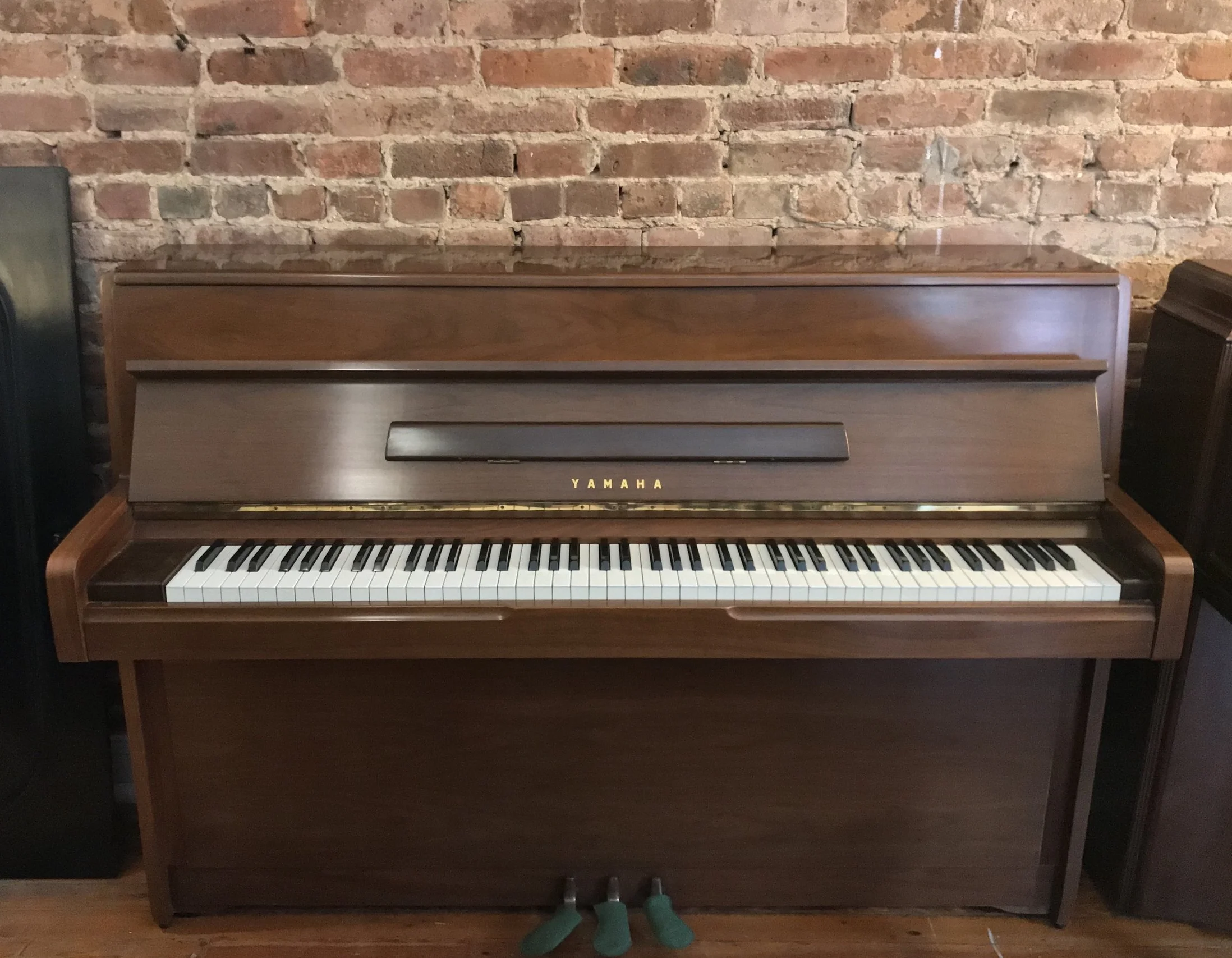 Walnut Yamaha M1 3.jpeg