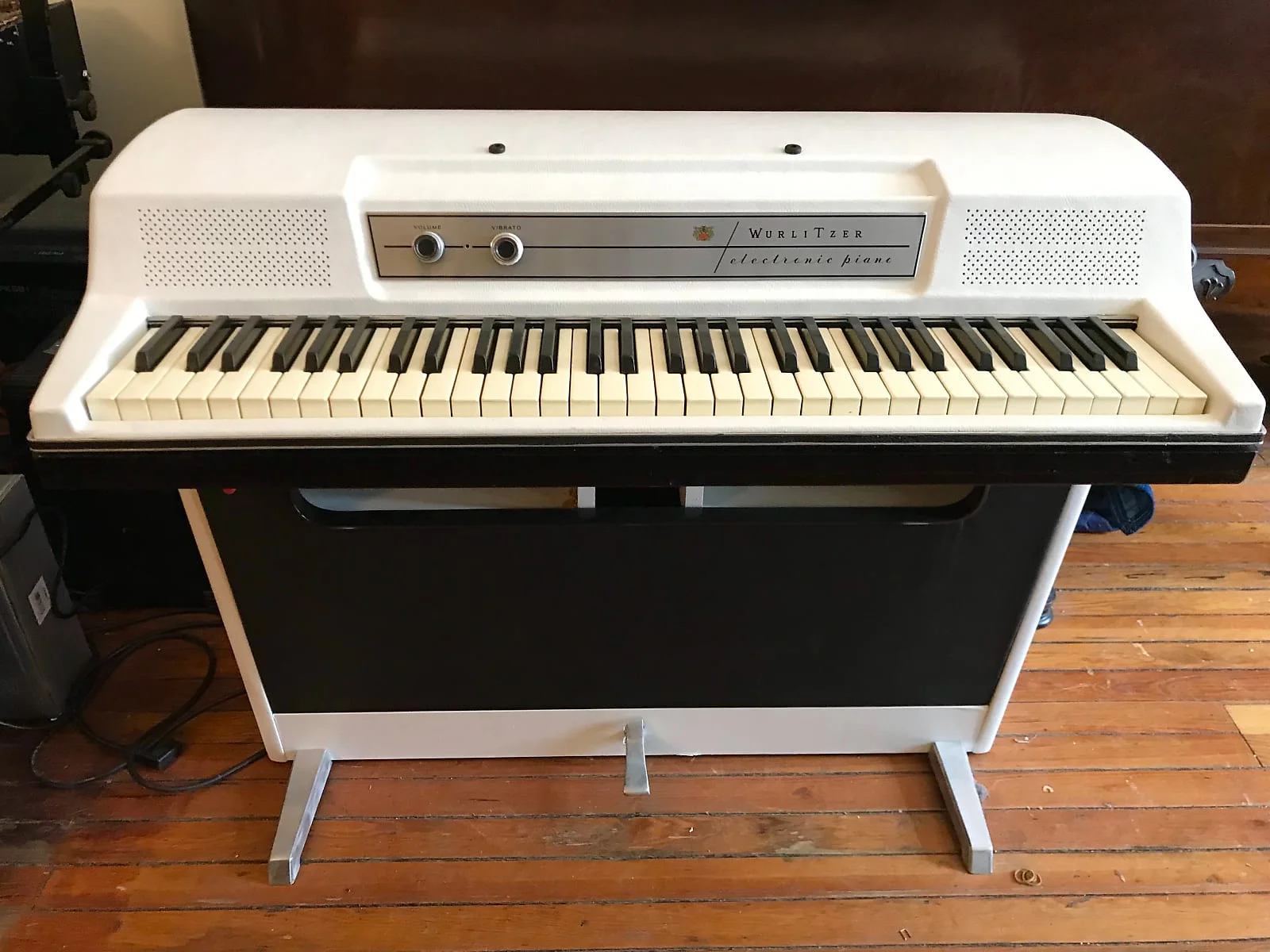 Wurlitzer 206/200 (Custom Speaker Cabinet or Legs Combination)