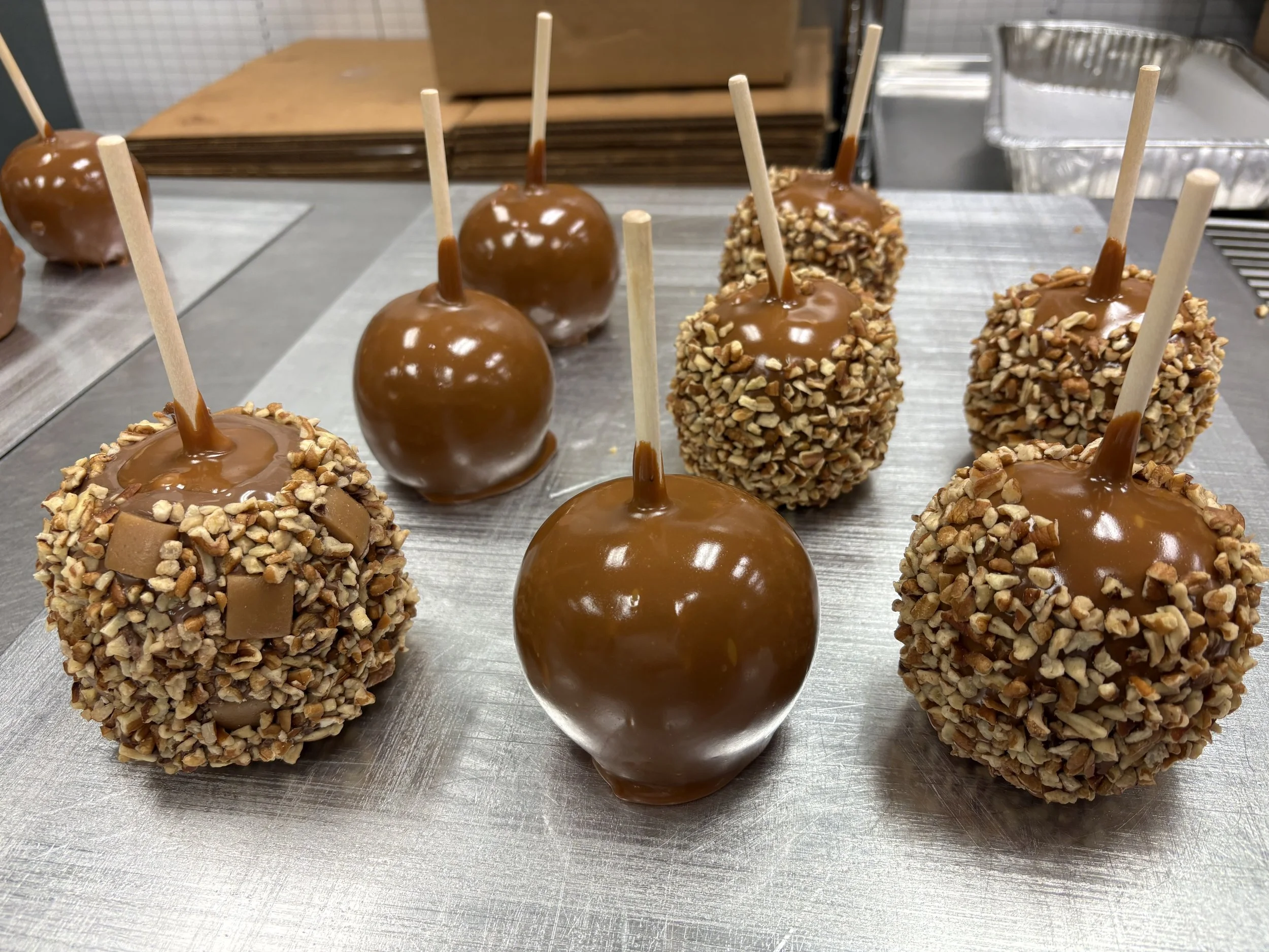 CARAMEL APPLES