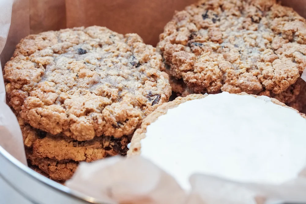 Oatmeals Cookie Gift Tin Oatmeals