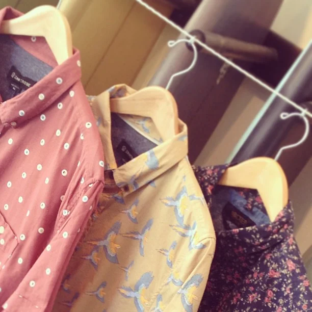 kholioli :
So … @oaklandsurfclub have us a peek at their new #menswear #prints —> so many amazing brands to share with you! #comingsoon http://khafra.co (at Oakland Surf Club)