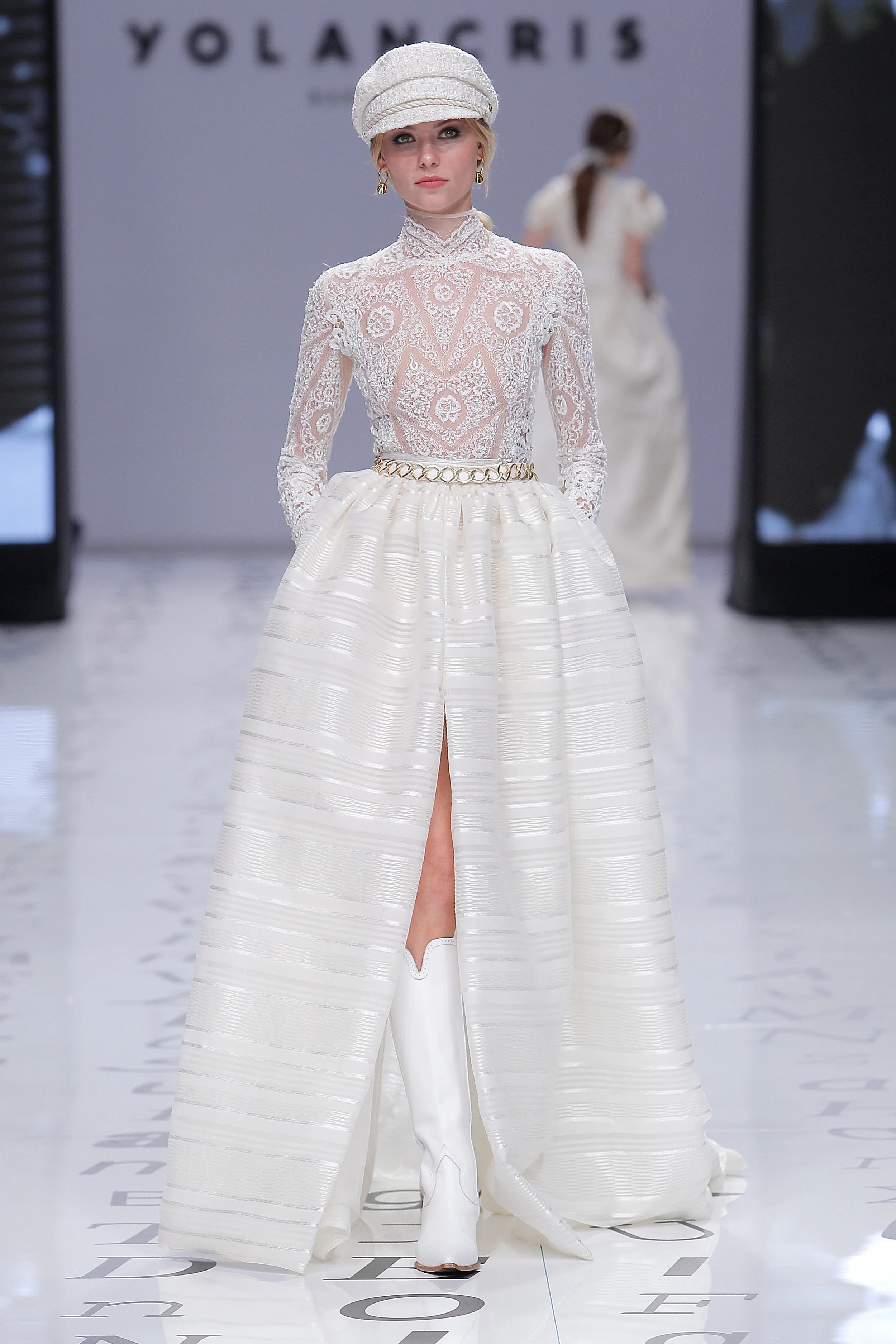 Diseñador: YolanCris - Pasarela: Valmont Barcelona Bridal Fashion Week