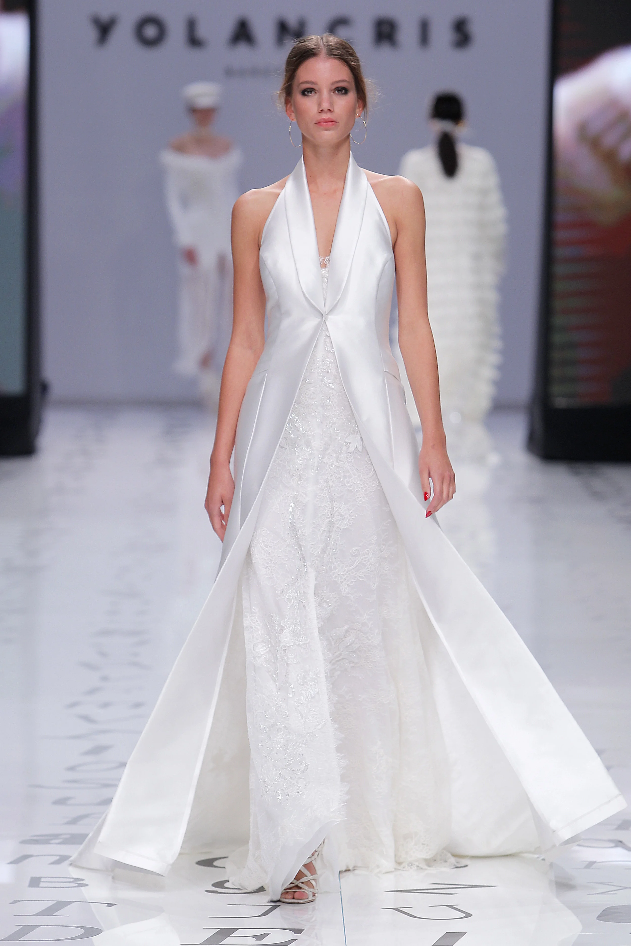 Diseñador: YolanCris - Pasarela: Valmont Barcelona Bridal Fashion Week