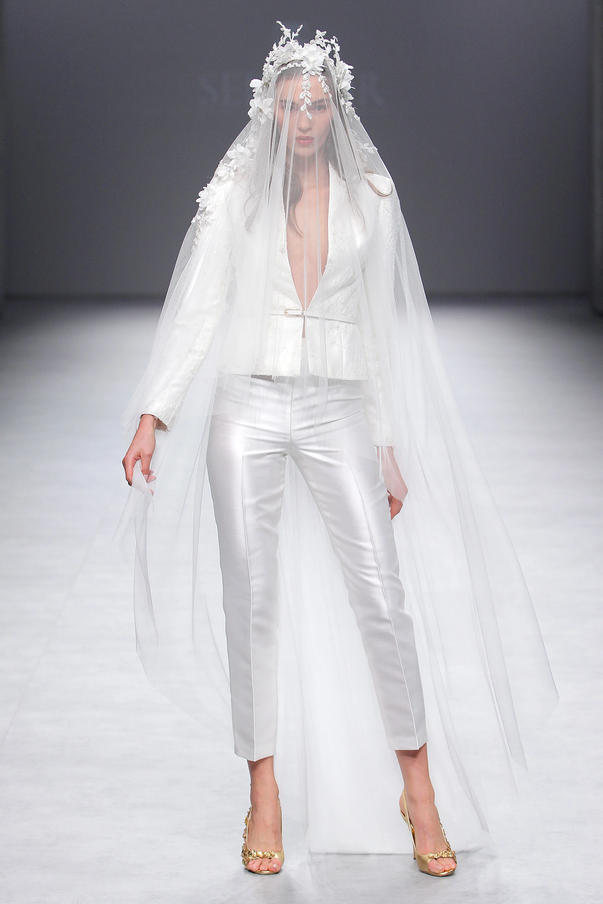 Diseñador: Sedomir Rodriguez de la Sierra - Pasarela: Valmont Barcelona Bridal Fashion Week