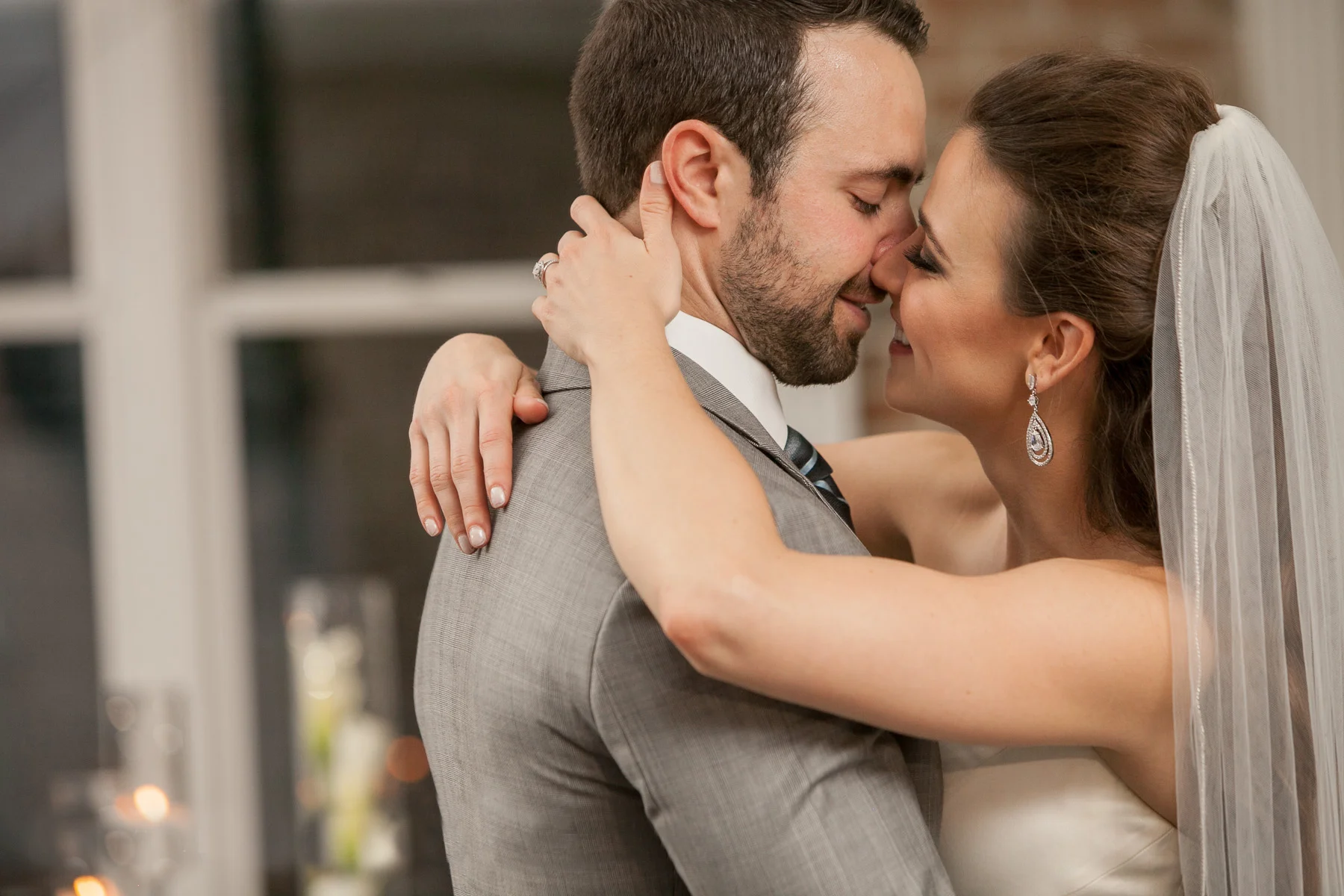daytoremember.net | Houston Wedding at Station 3 | A Day To Remember | Urban Chic Wedding Inspiration | Leslie Cervantez Photography