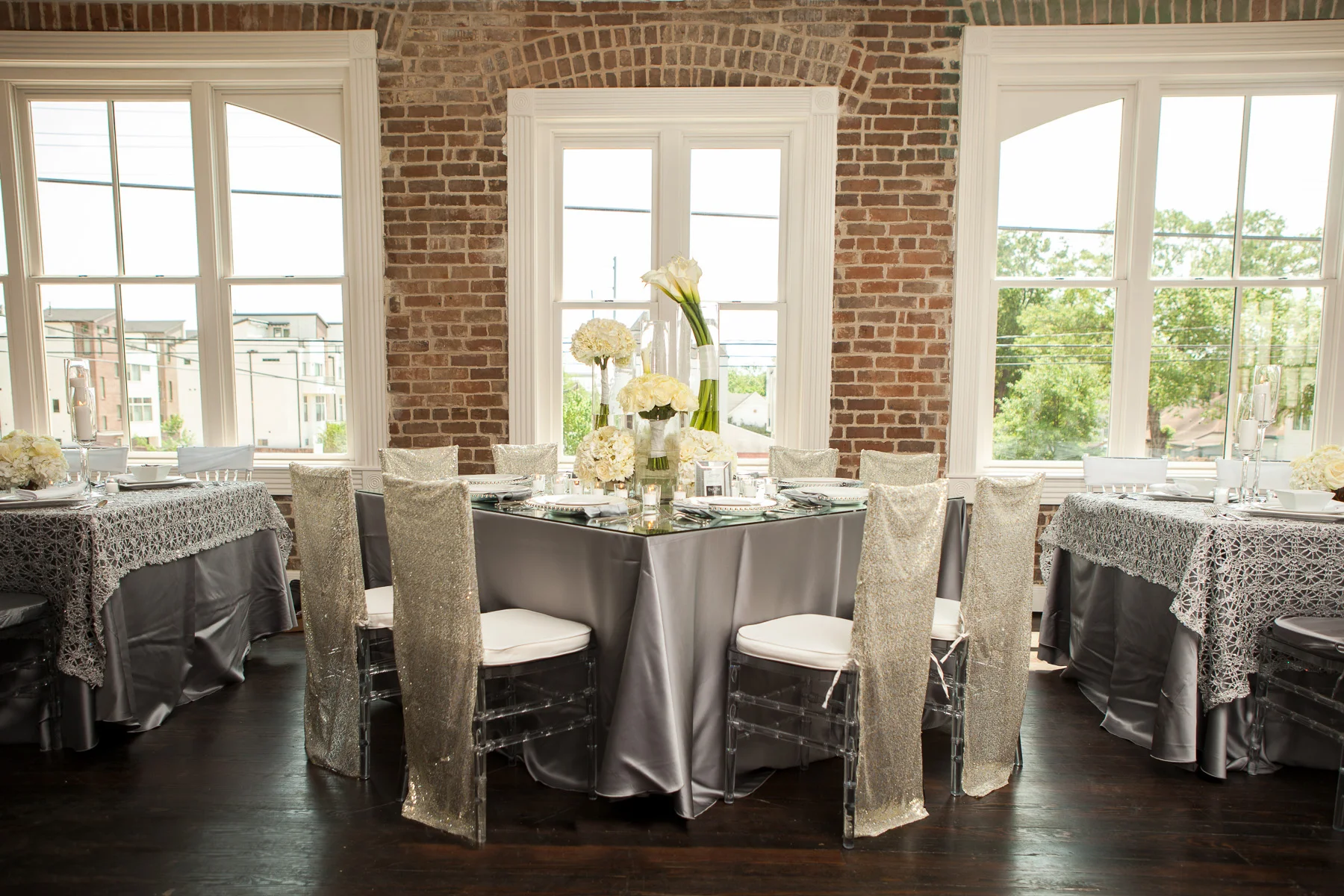 daytoremember.net | Houston Wedding at Station 3 | A Day To Remember | Urban Chic Wedding Inspiration | Leslie Cervantez Photography