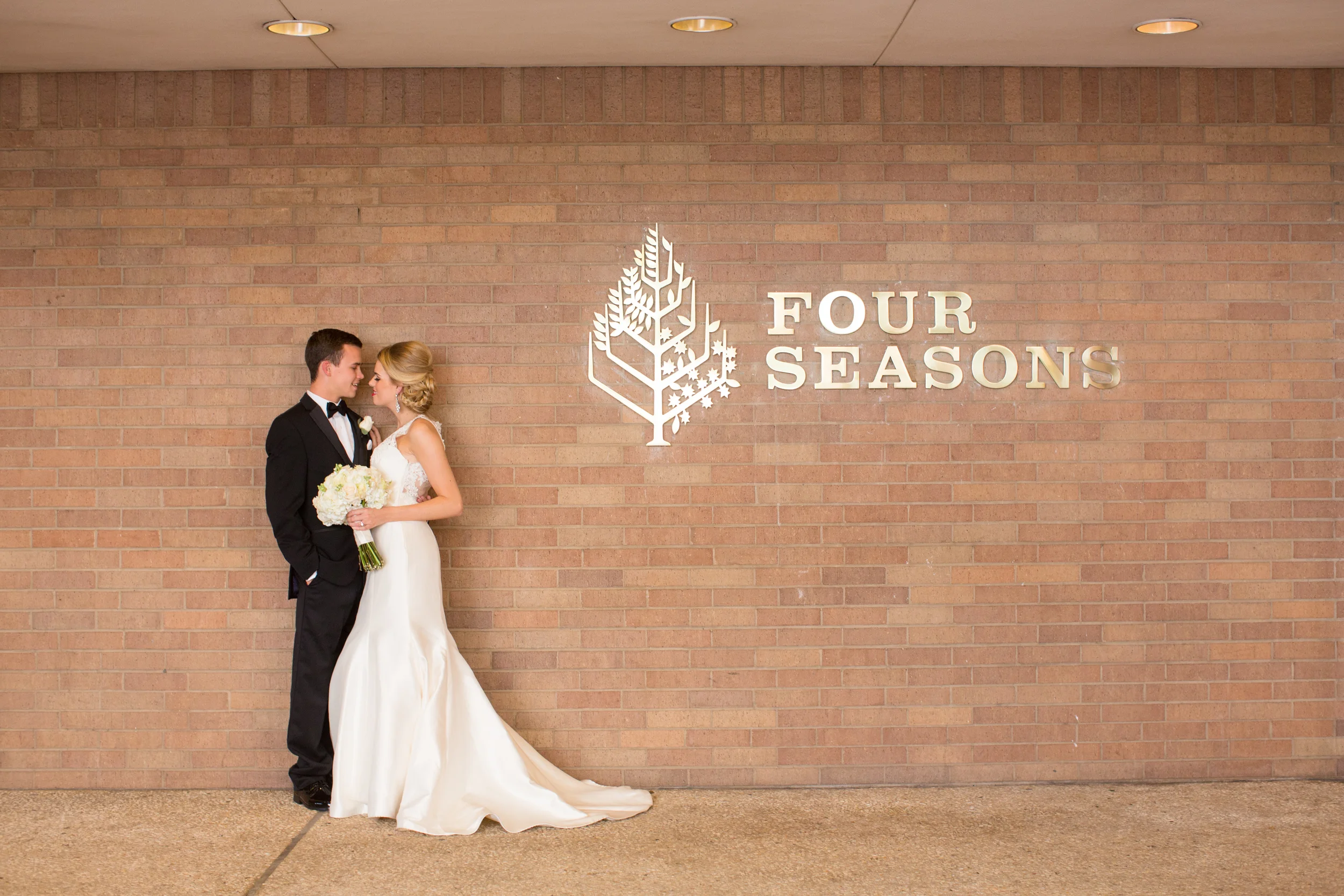 daytoremember.net | Glam Wedding Ideas at The Four Seasons | Houston Wedding Planning and Design | A Day To Remember | Akil Bennett Photographer