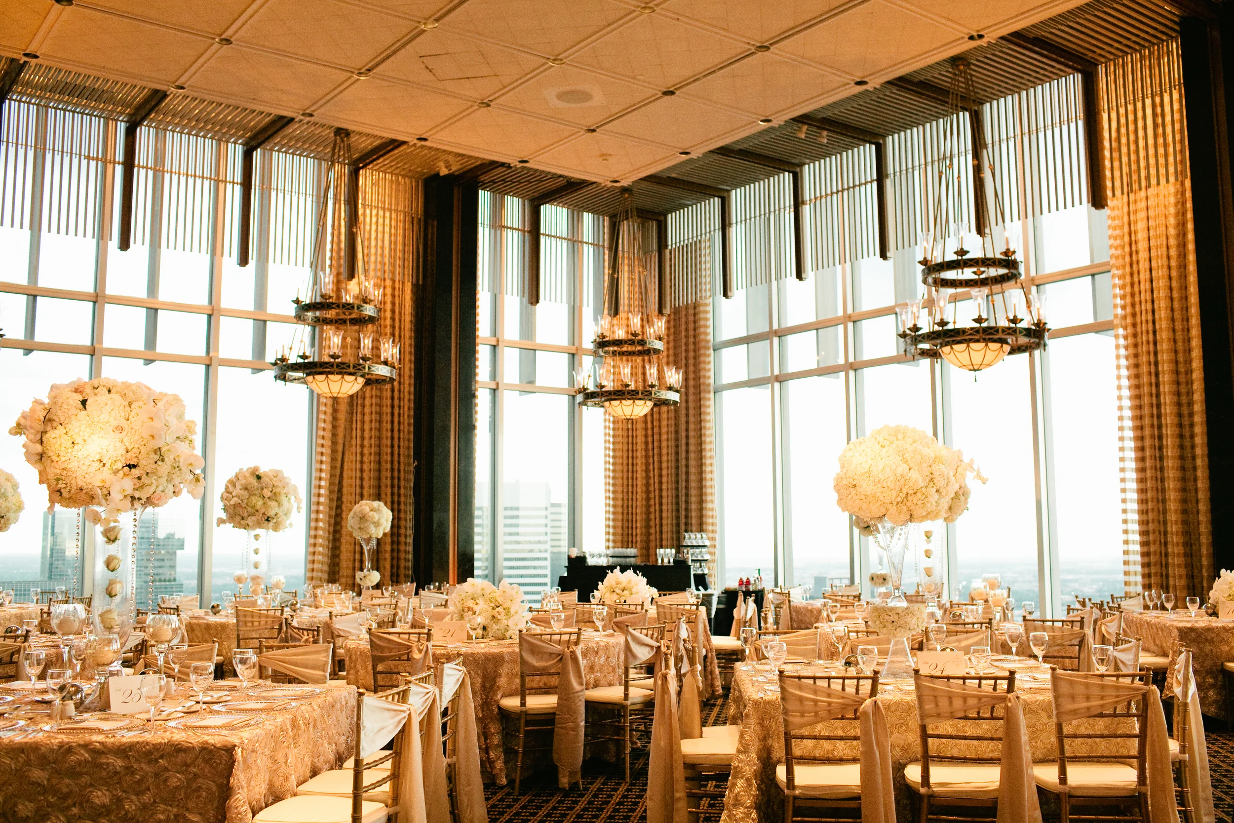 daytoremember.net | Wedding Reception at The Petroleum Club of Houston | Anahi Weddings | A Day To Remember Event Design and Planning