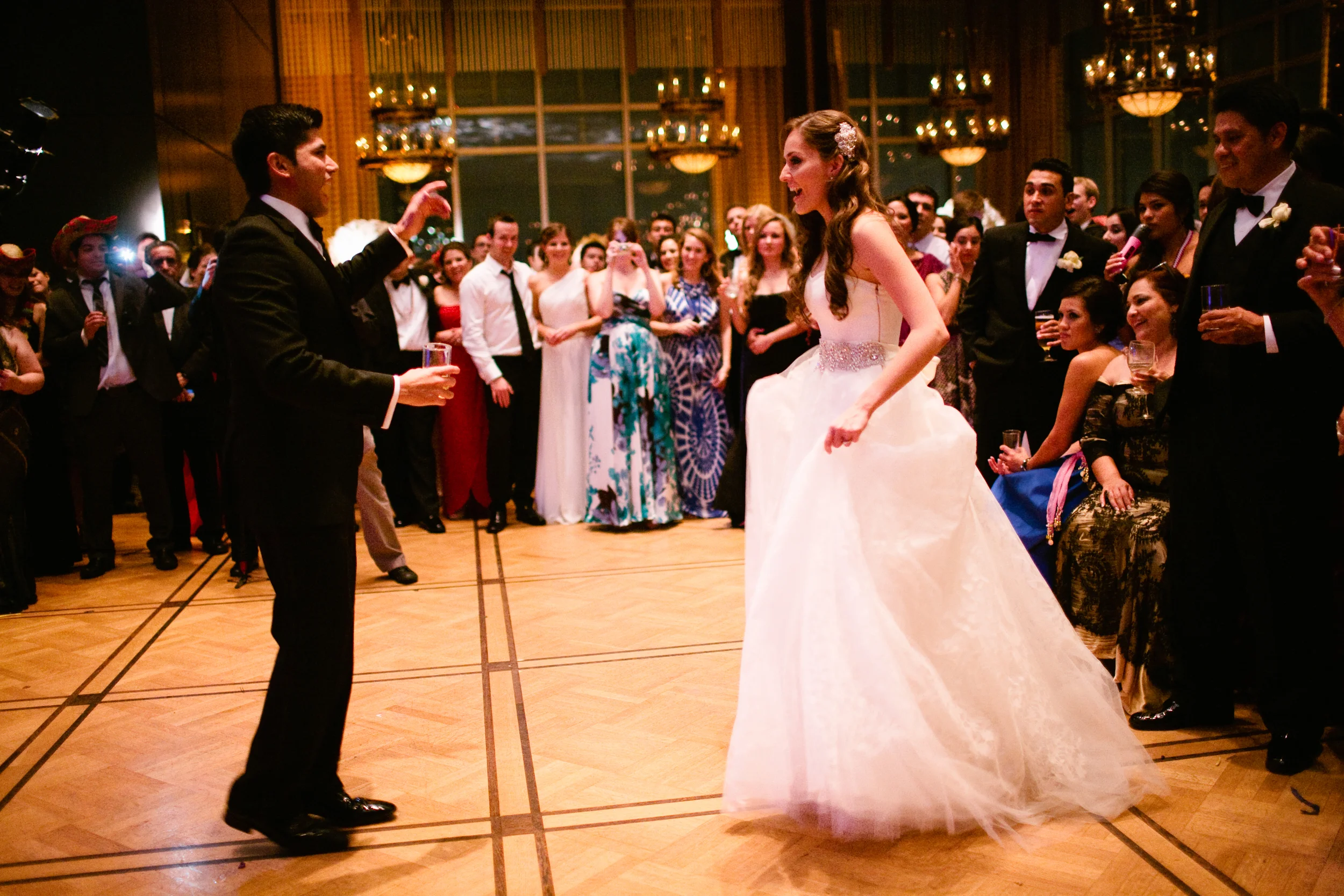 daytoremember.net | Wedding Reception at The Petroleum Club of Houston | Anahi Weddings | A Day To Remember Event Design and Planning