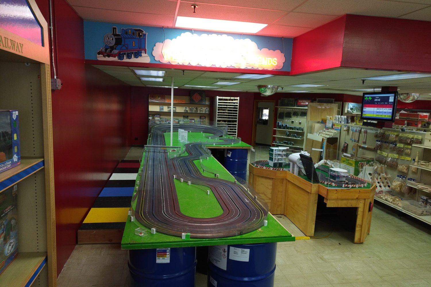 Slot Car Track — Niagara Hobby & Craft Mart