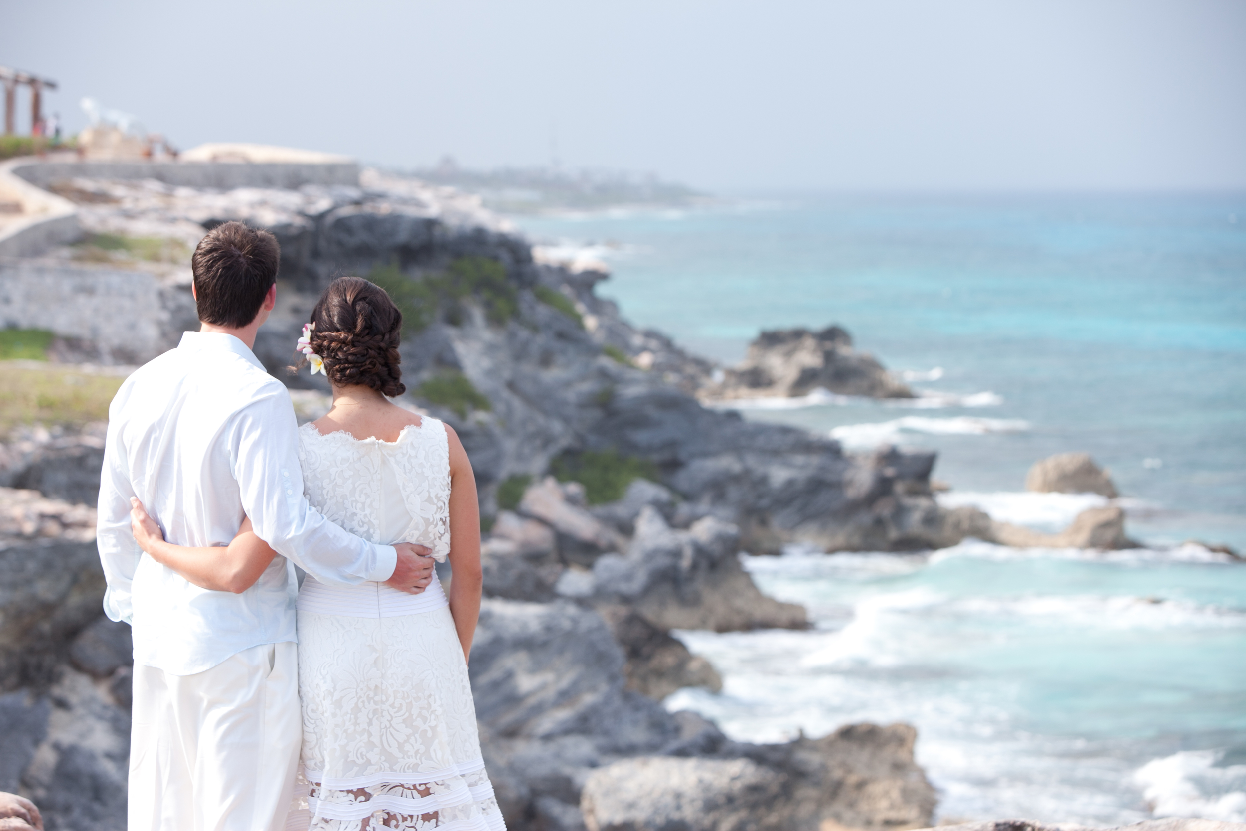 Wedding hairstylist in Isla Mujeres, Mexico. Anne Marie Cote Xperience